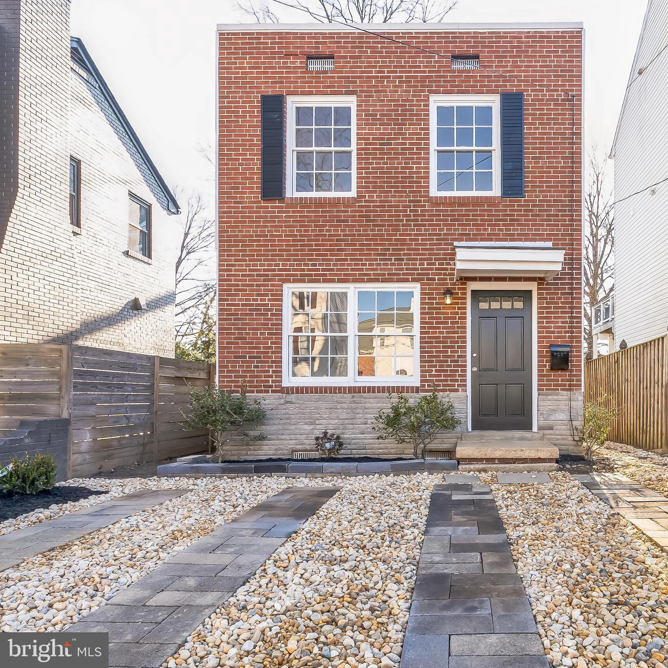 SUNNYSIDE - Residential Lease