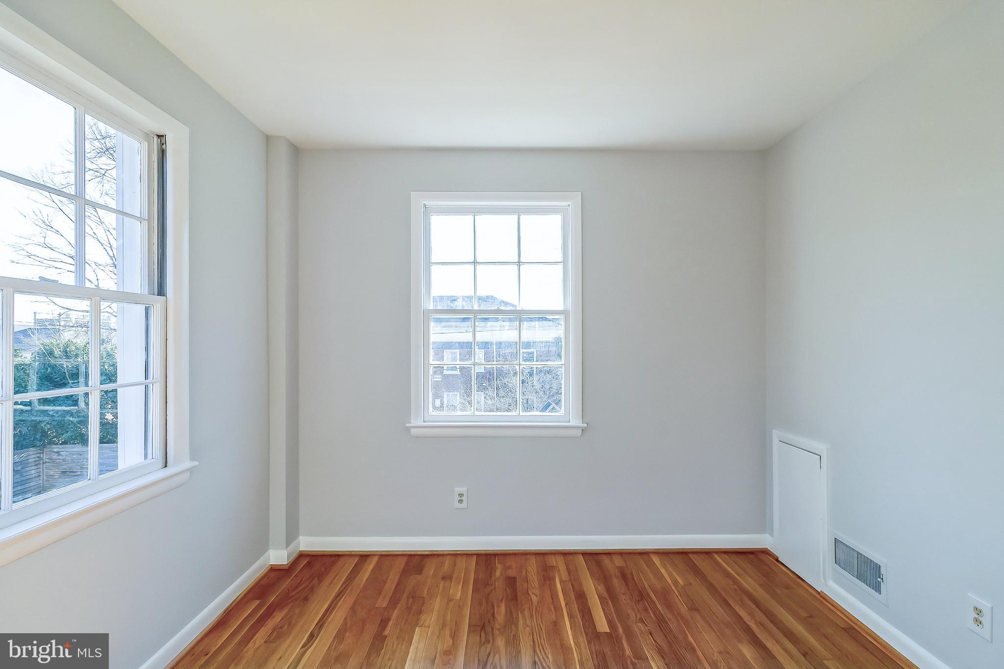 SUNNYSIDE - Residential Lease