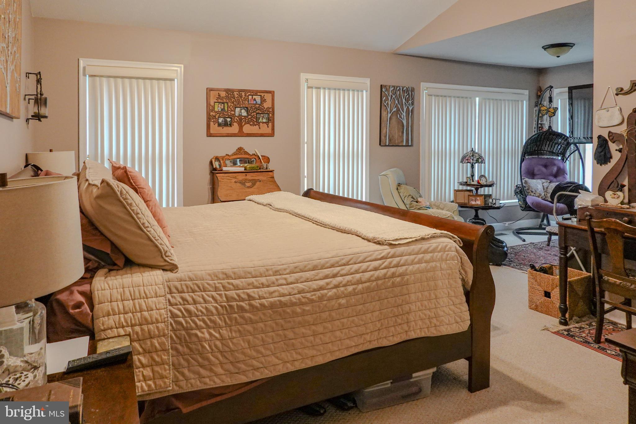 OAKLEIGH MANOR ESTATES - Residential