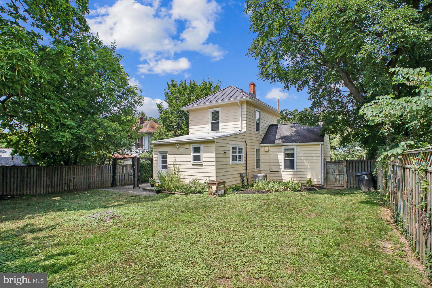 MAYWOOD - Residential