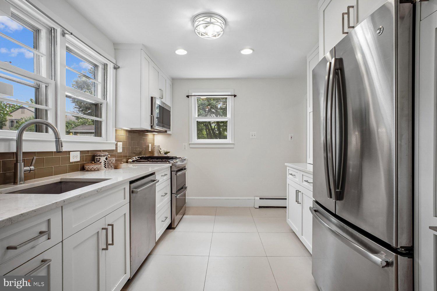MAYWOOD - Residential