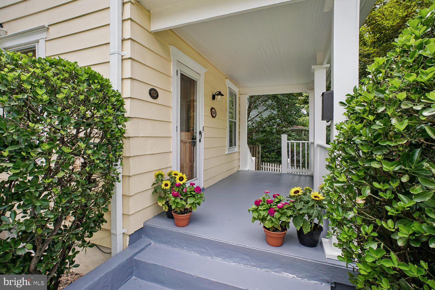 MAYWOOD - Residential