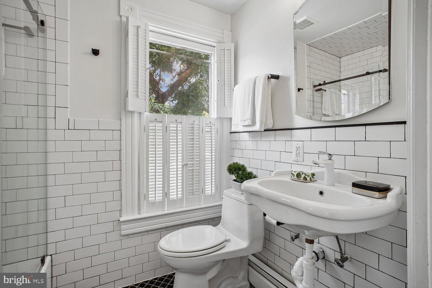 MAYWOOD - Residential