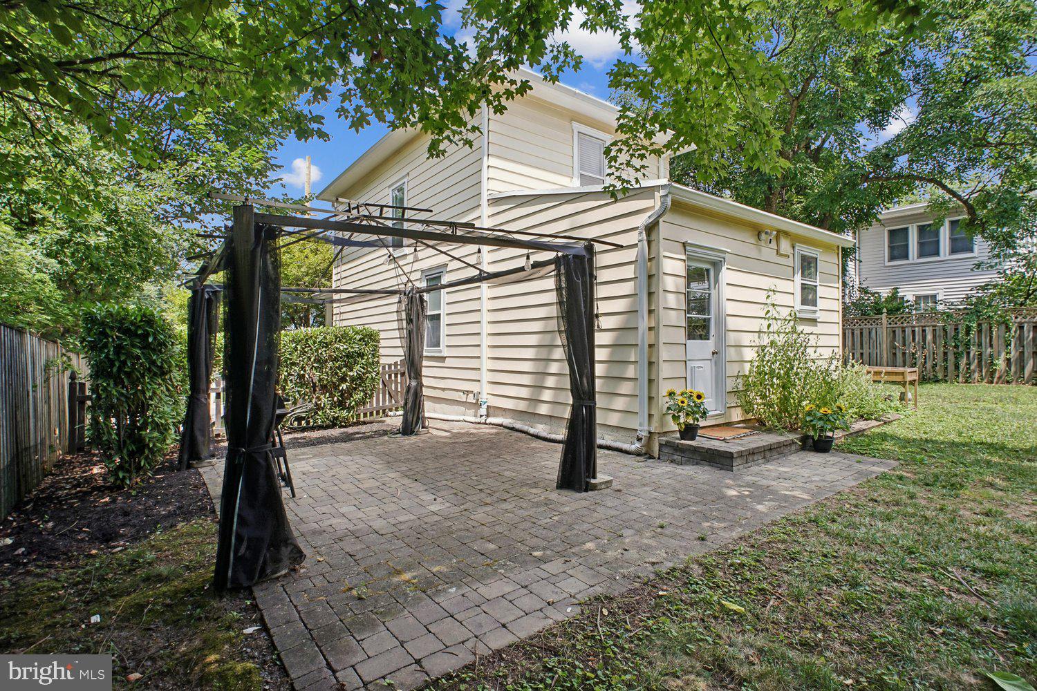 MAYWOOD - Residential