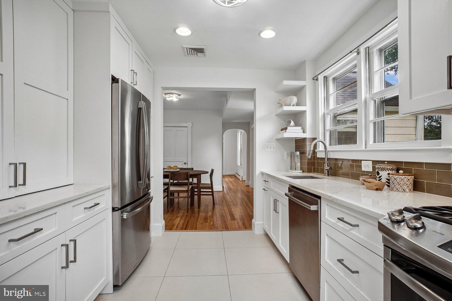 MAYWOOD - Residential