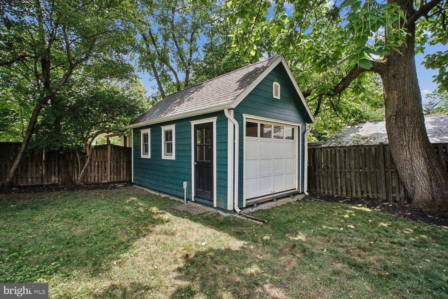 MAYWOOD - Residential
