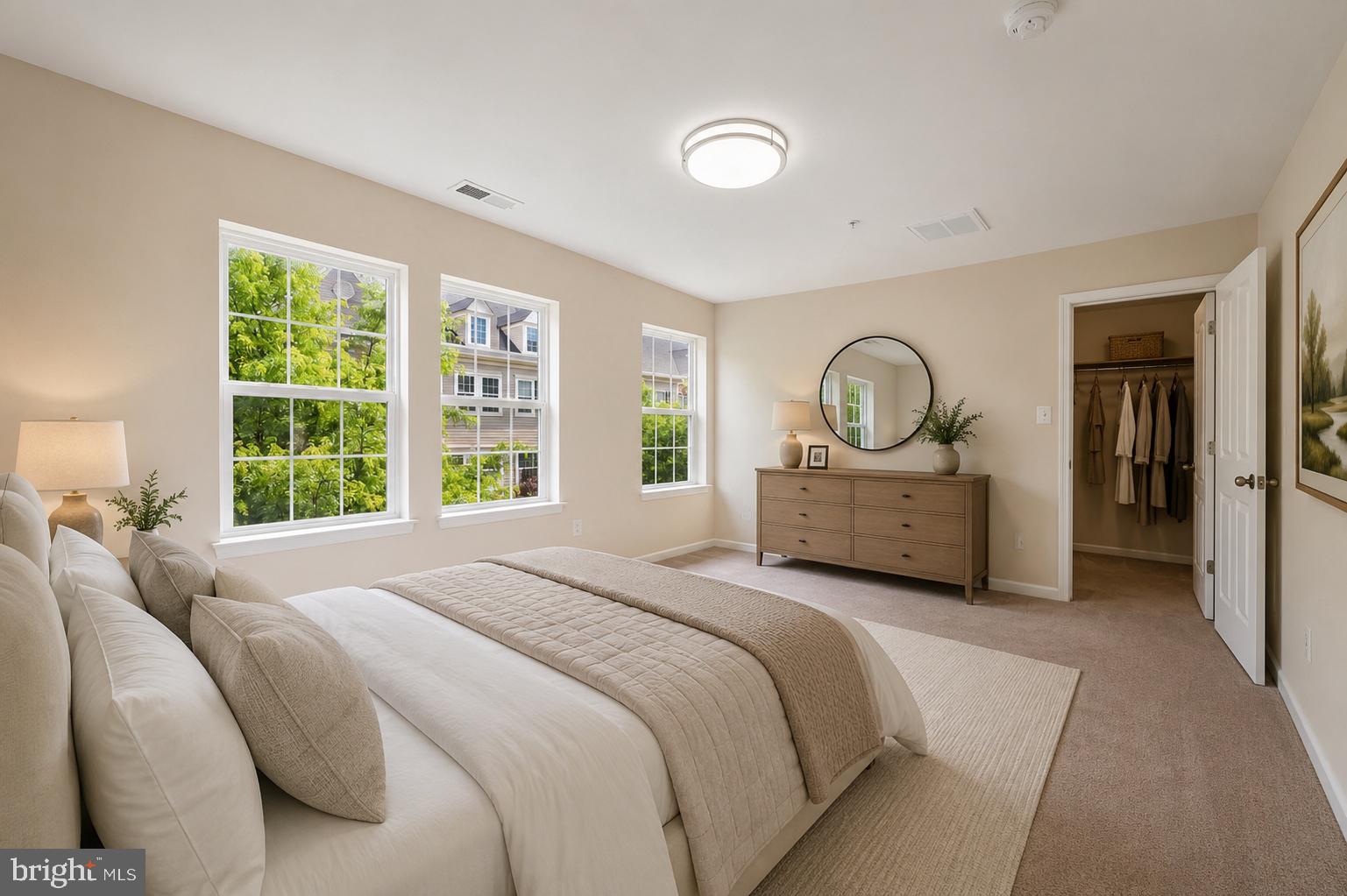 OXFORD SQUARE - Residential