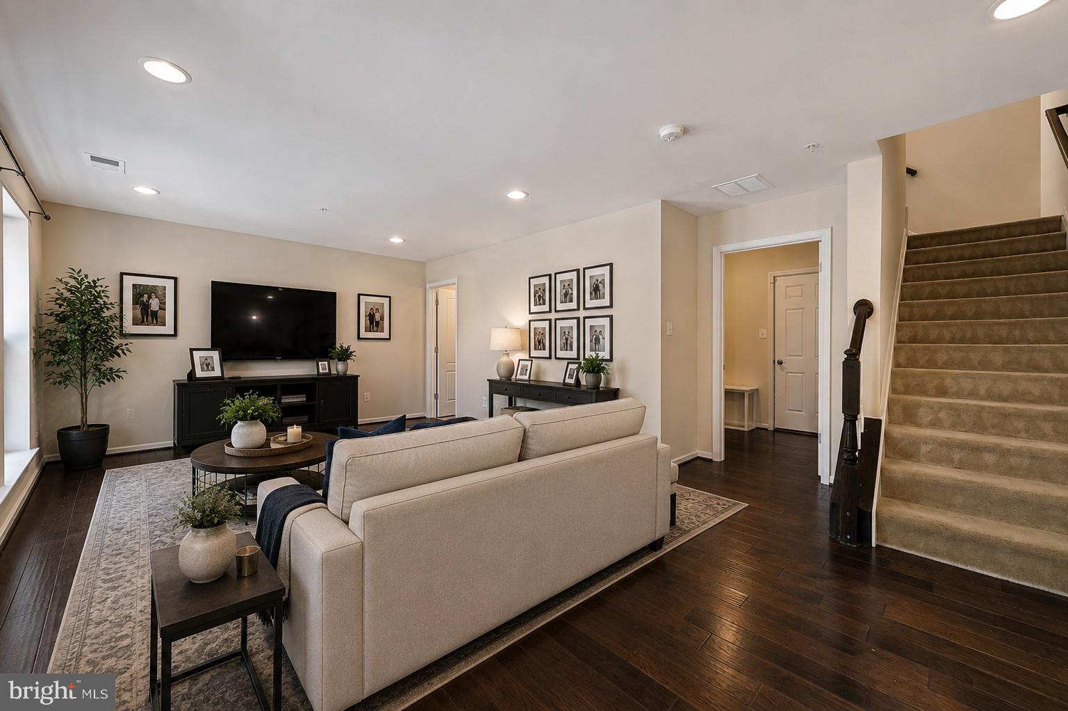 OXFORD SQUARE - Residential