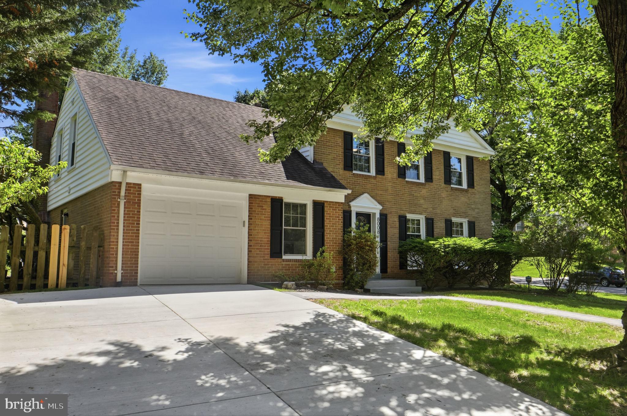 MONTGOMERY SQUARE - Residential