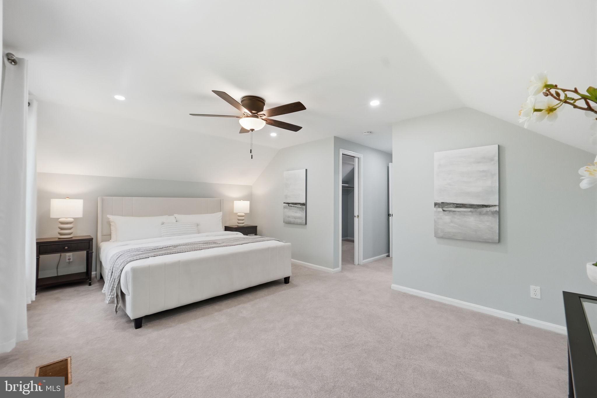 MONTGOMERY SQUARE - Residential