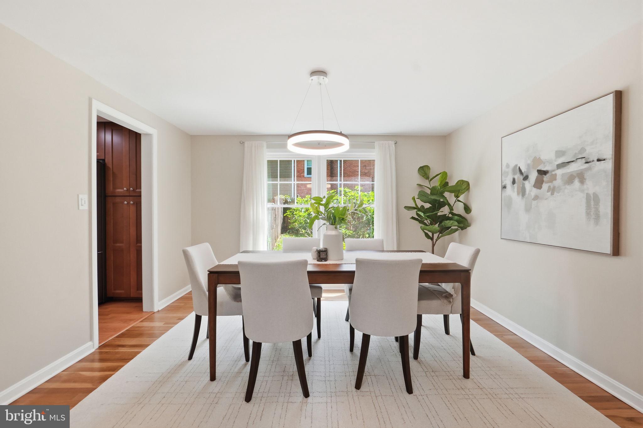 MONTGOMERY SQUARE - Residential