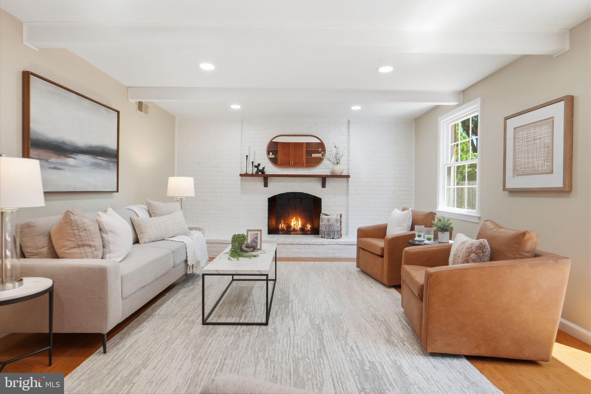 MONTGOMERY SQUARE - Residential