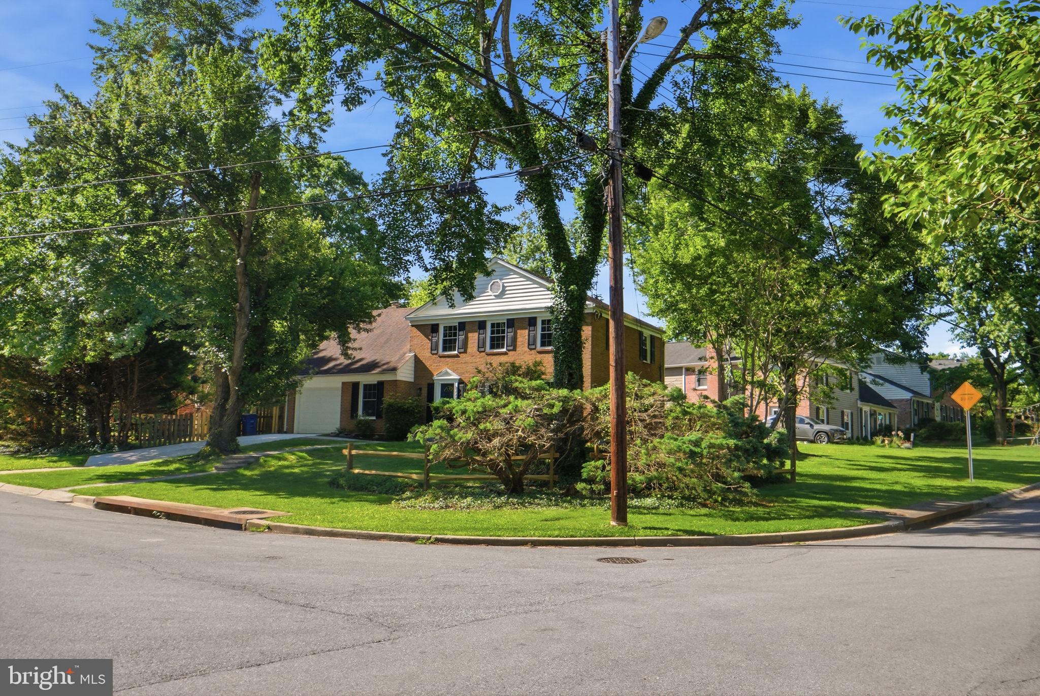 MONTGOMERY SQUARE - Residential