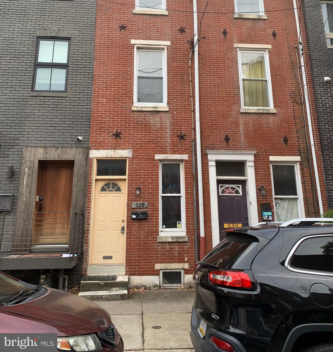QUEEN VILLAGE - Residential