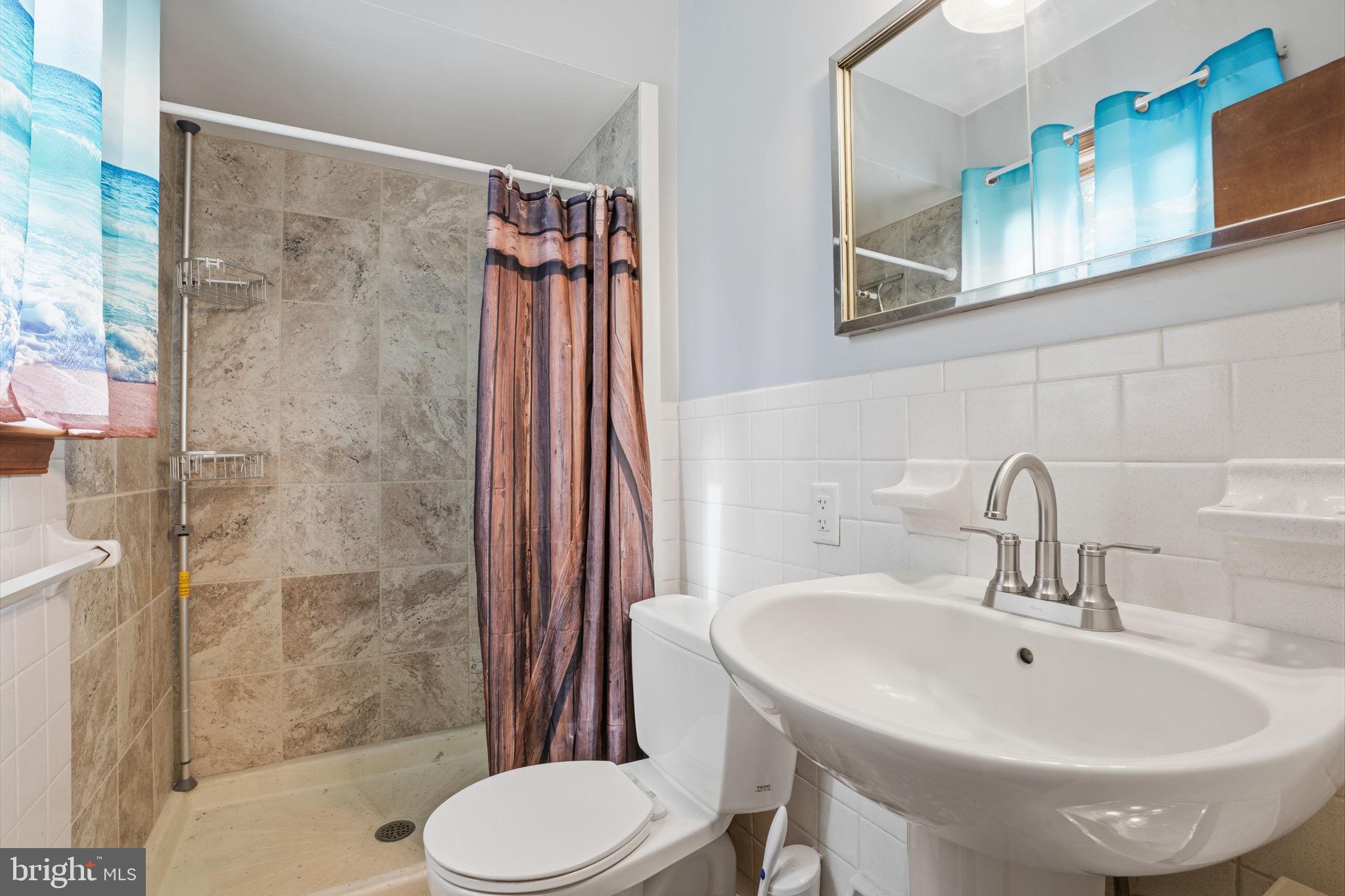 BUTTONWOOD GLEN - Residential