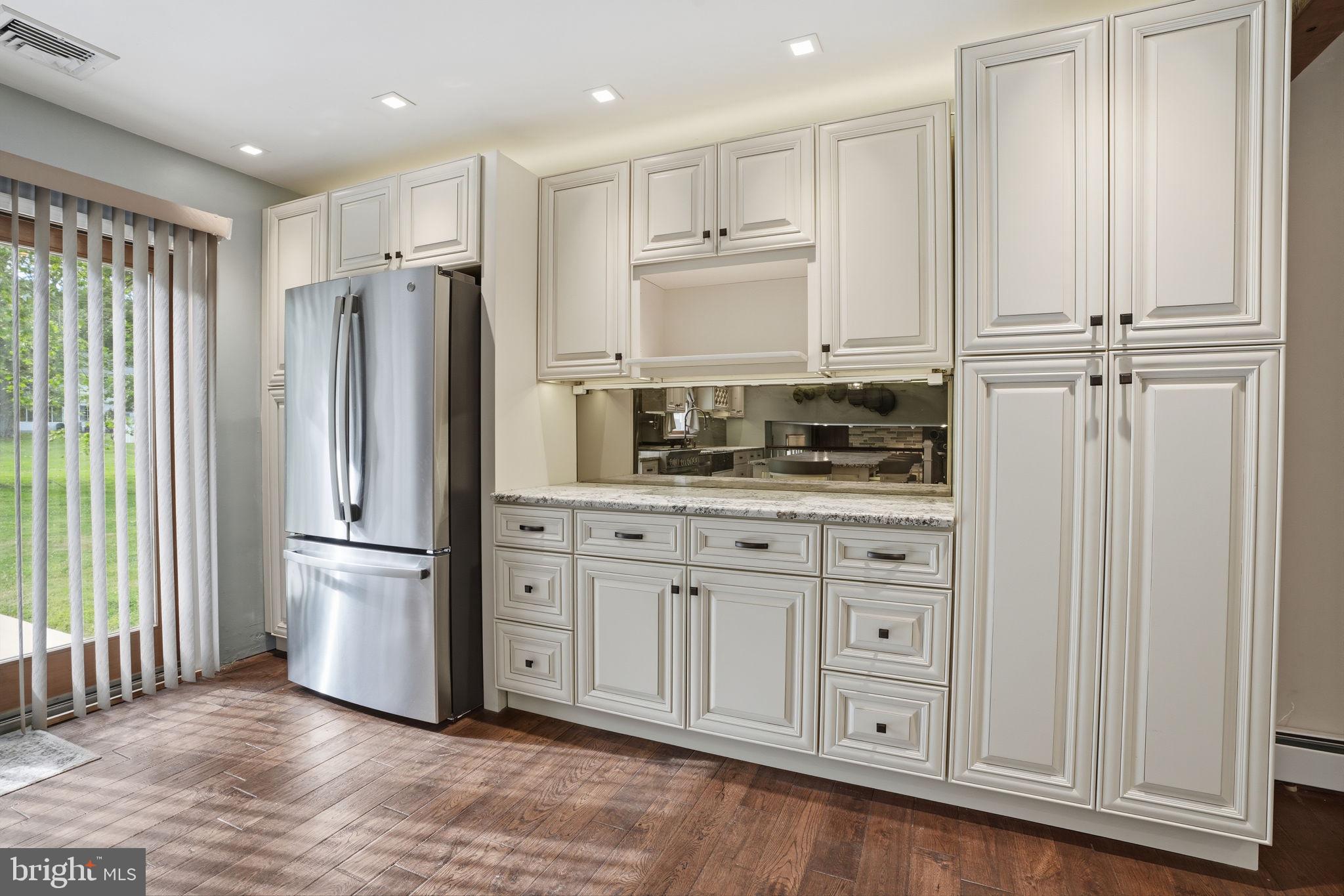 BUTTONWOOD GLEN - Residential