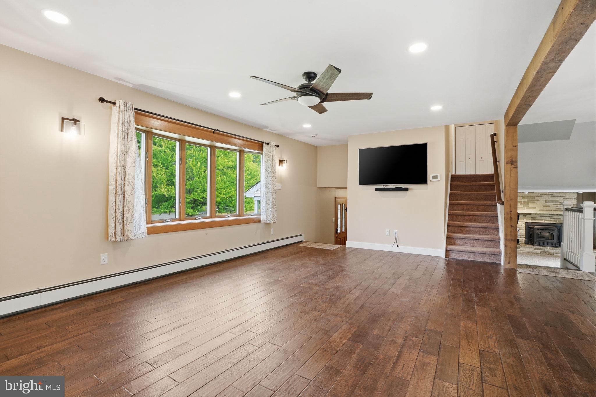 BUTTONWOOD GLEN - Residential