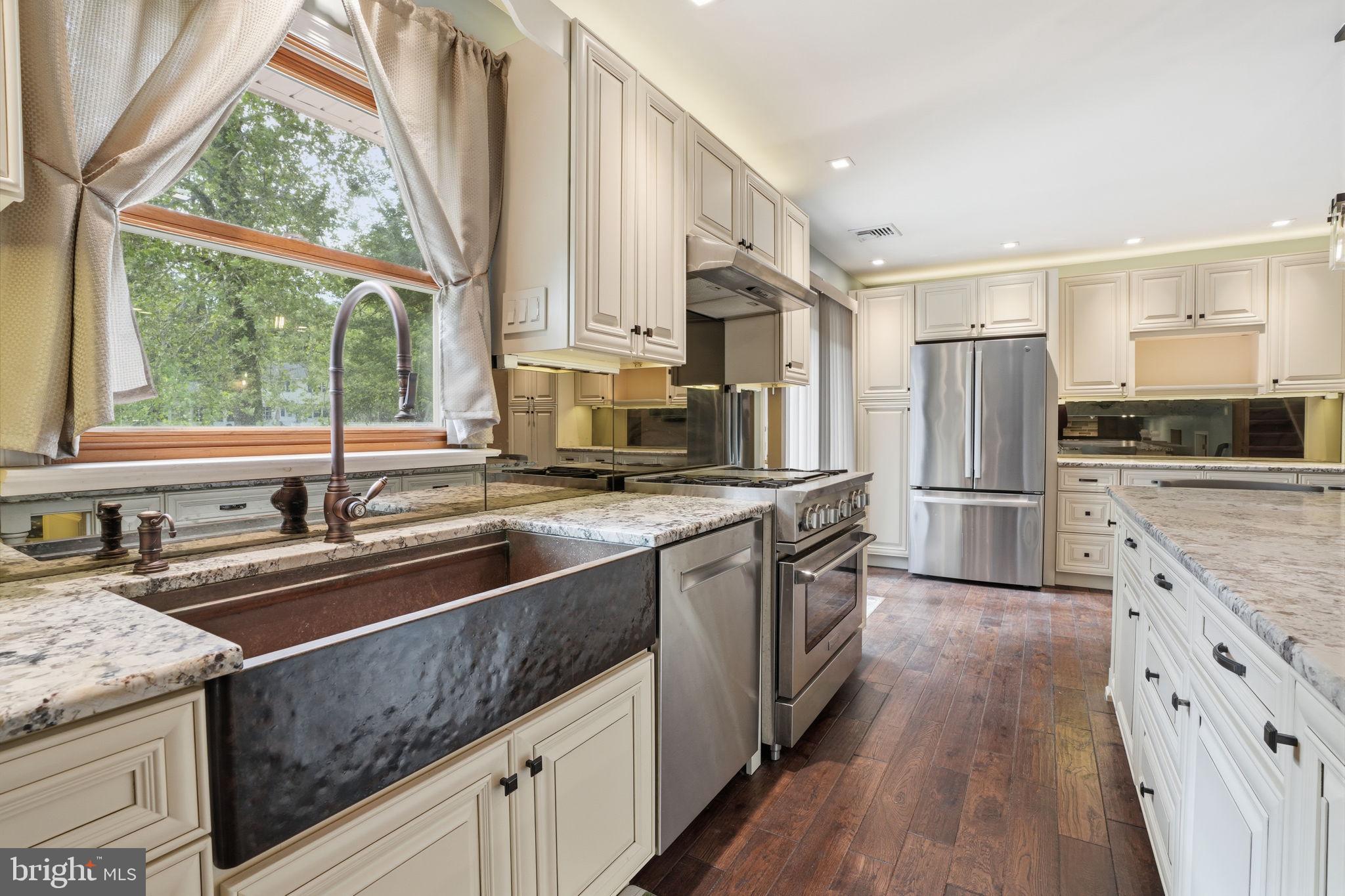 BUTTONWOOD GLEN - Residential