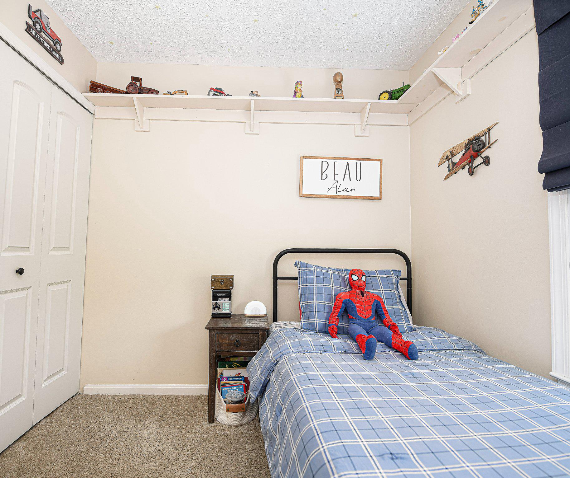 CONSTANT FRIENDSHIP - Residential