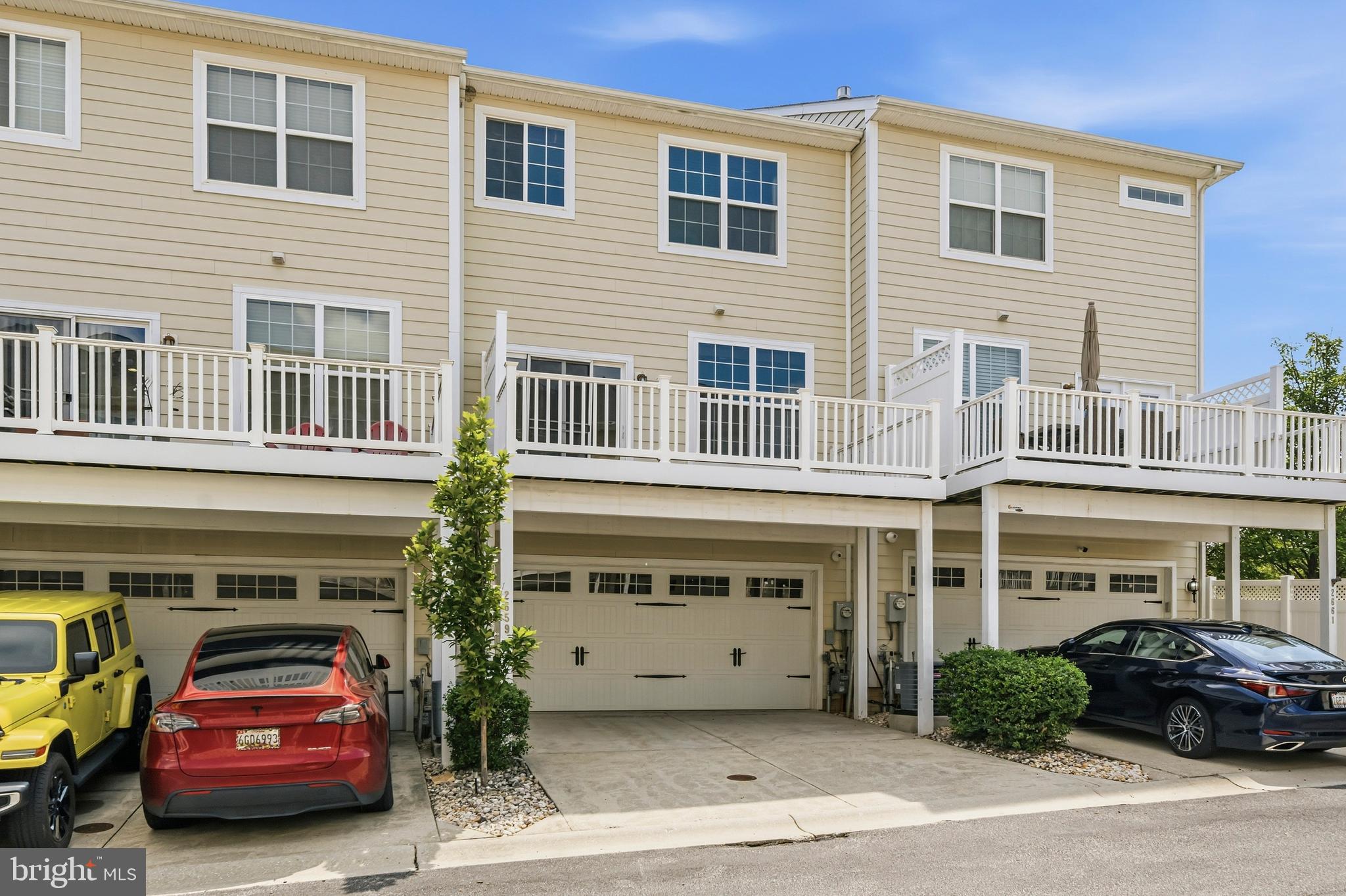 POINTE AT ARUNDEL PRESERVES - Residential