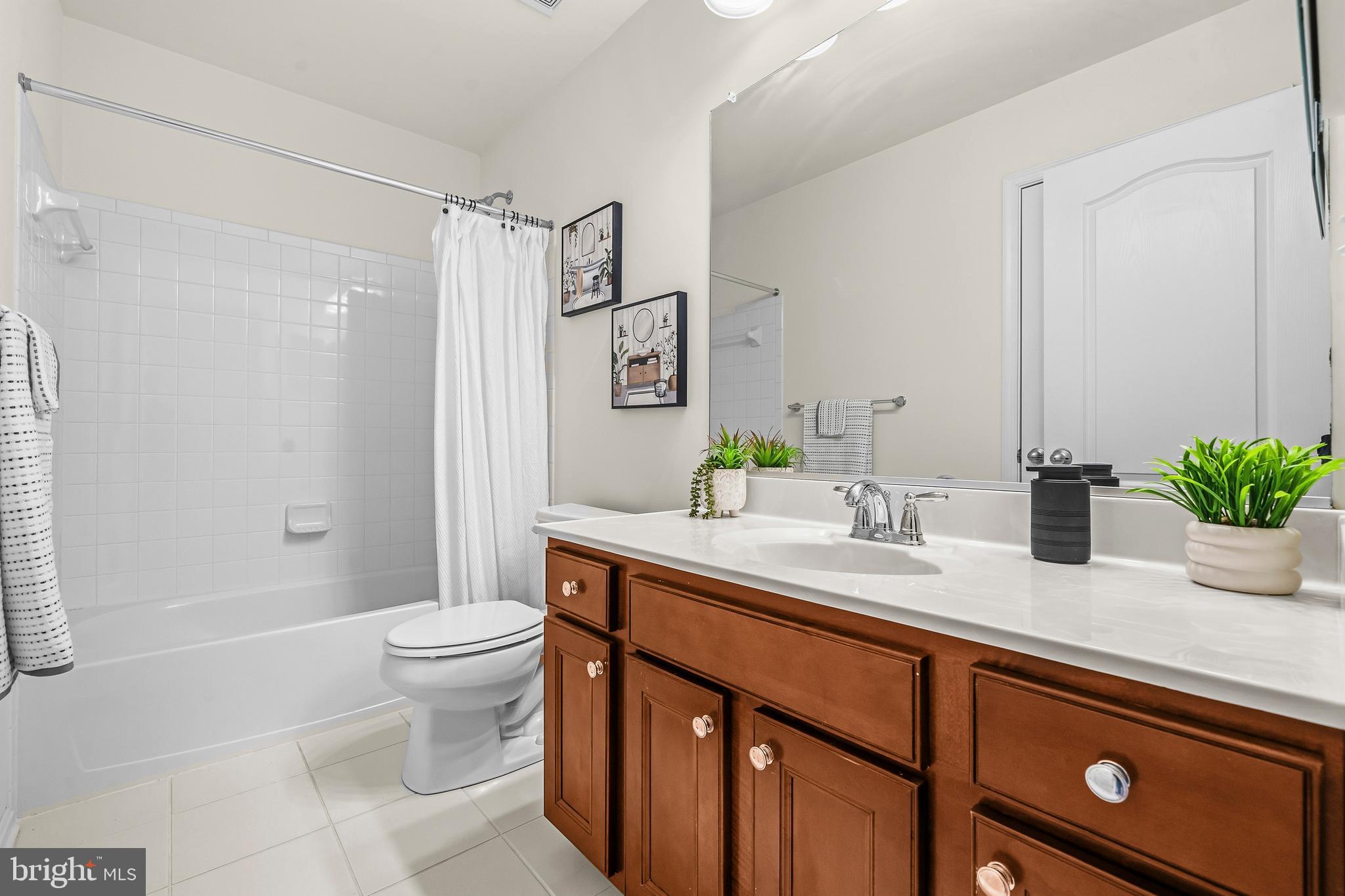 POINTE AT ARUNDEL PRESERVES - Residential