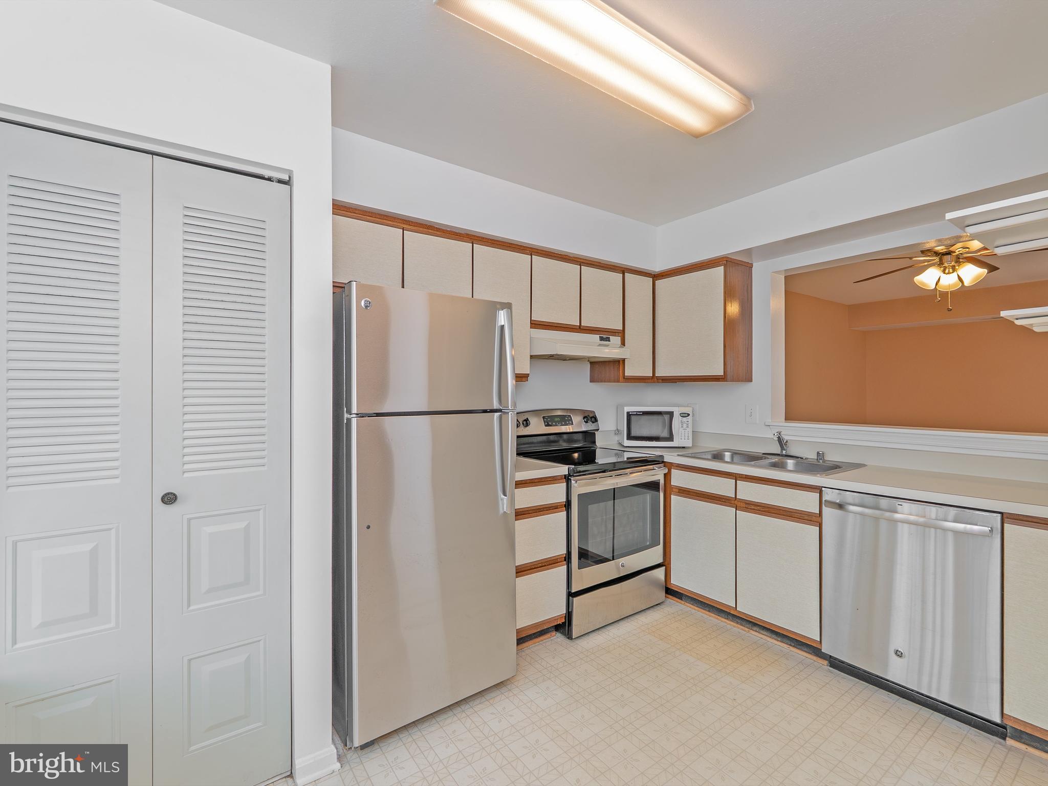 ROLLING RIDGE - Residential