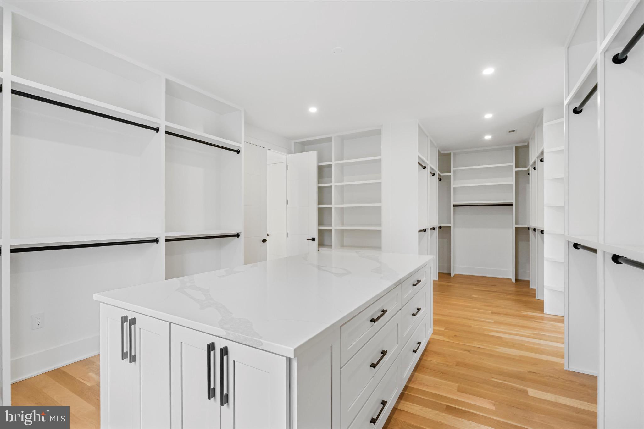 PIMMIT HILLS - Residential