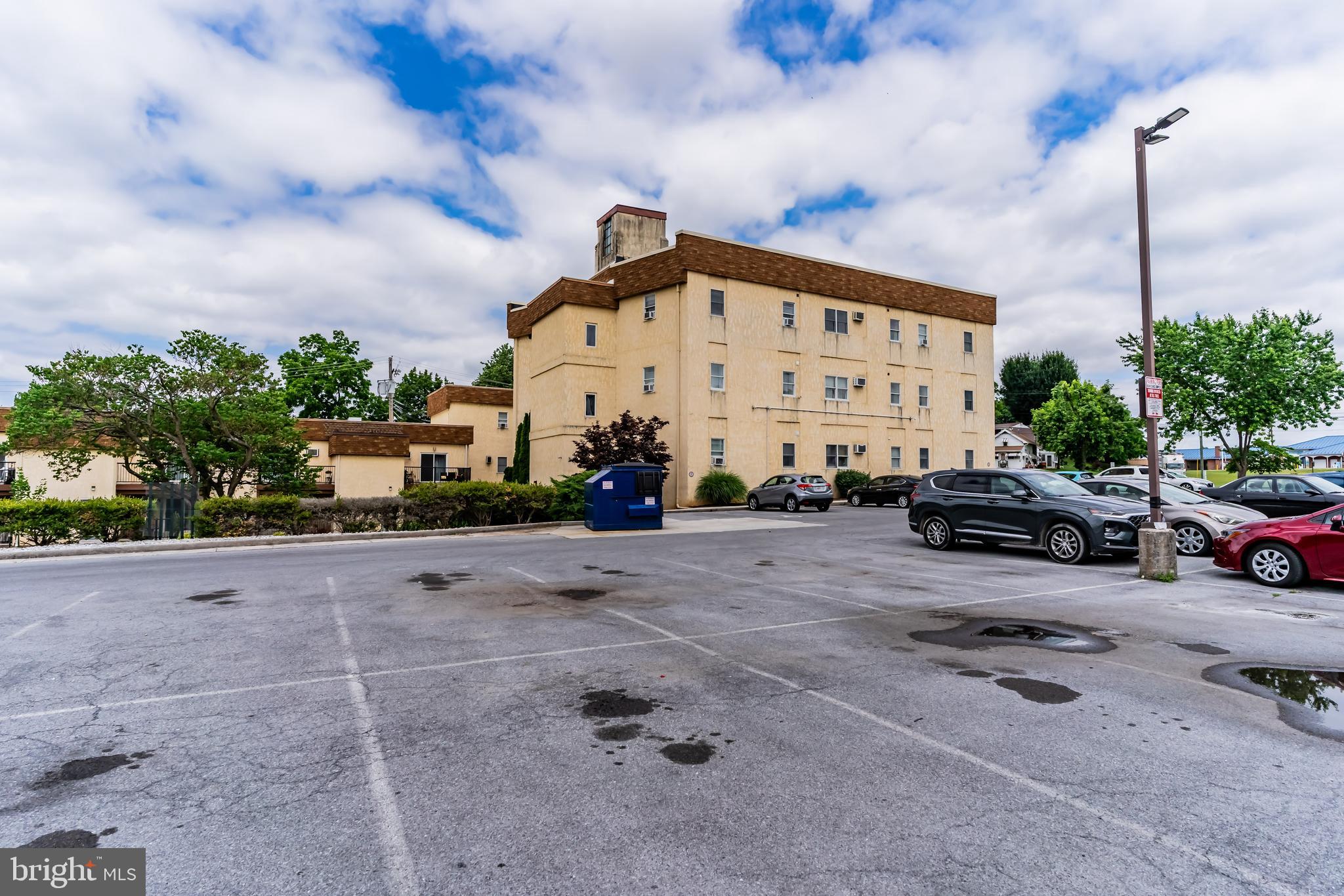 RENAISSANCE GARDENS CONDOMINIUMS - Residential