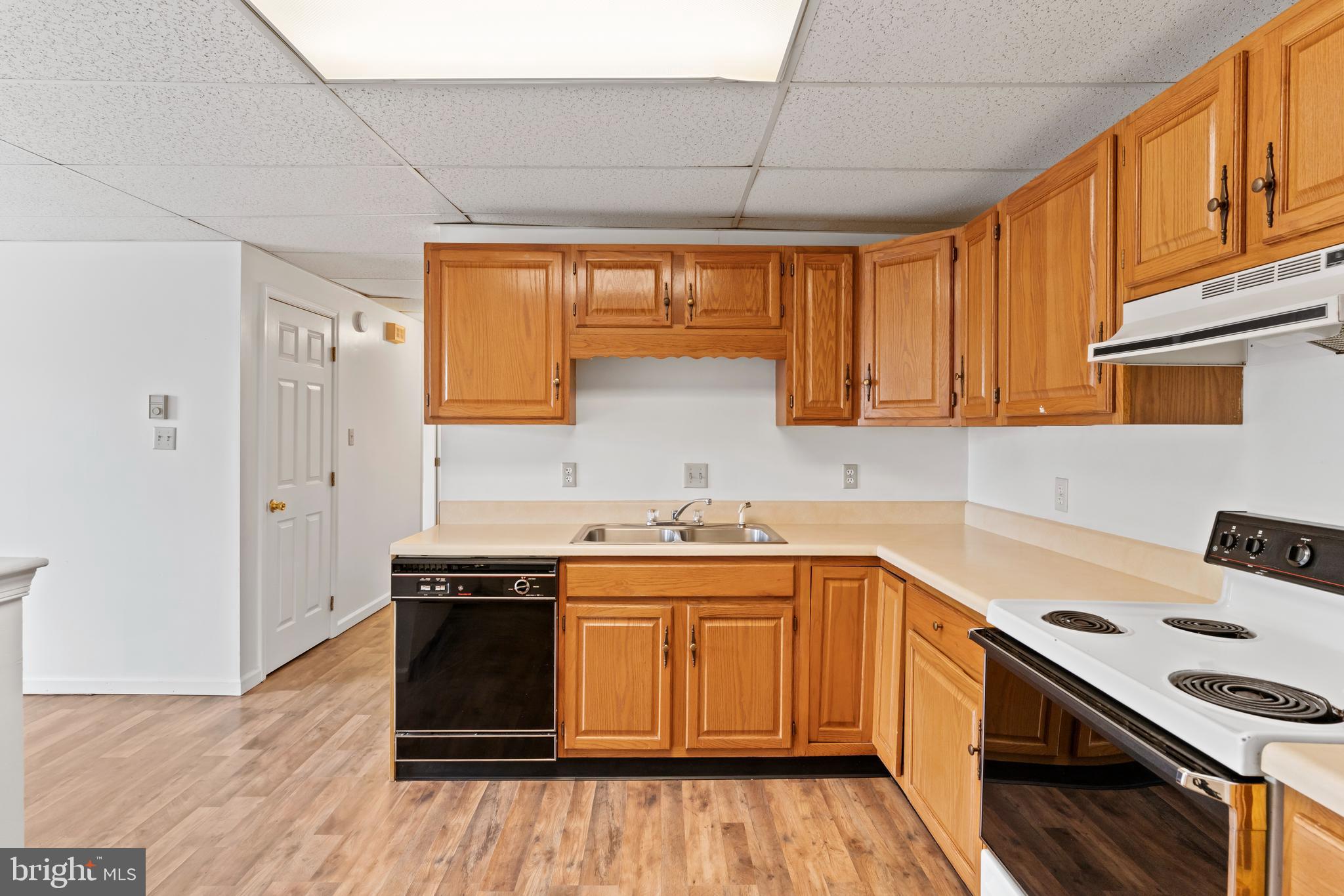 RENAISSANCE GARDENS CONDOMINIUMS - Residential