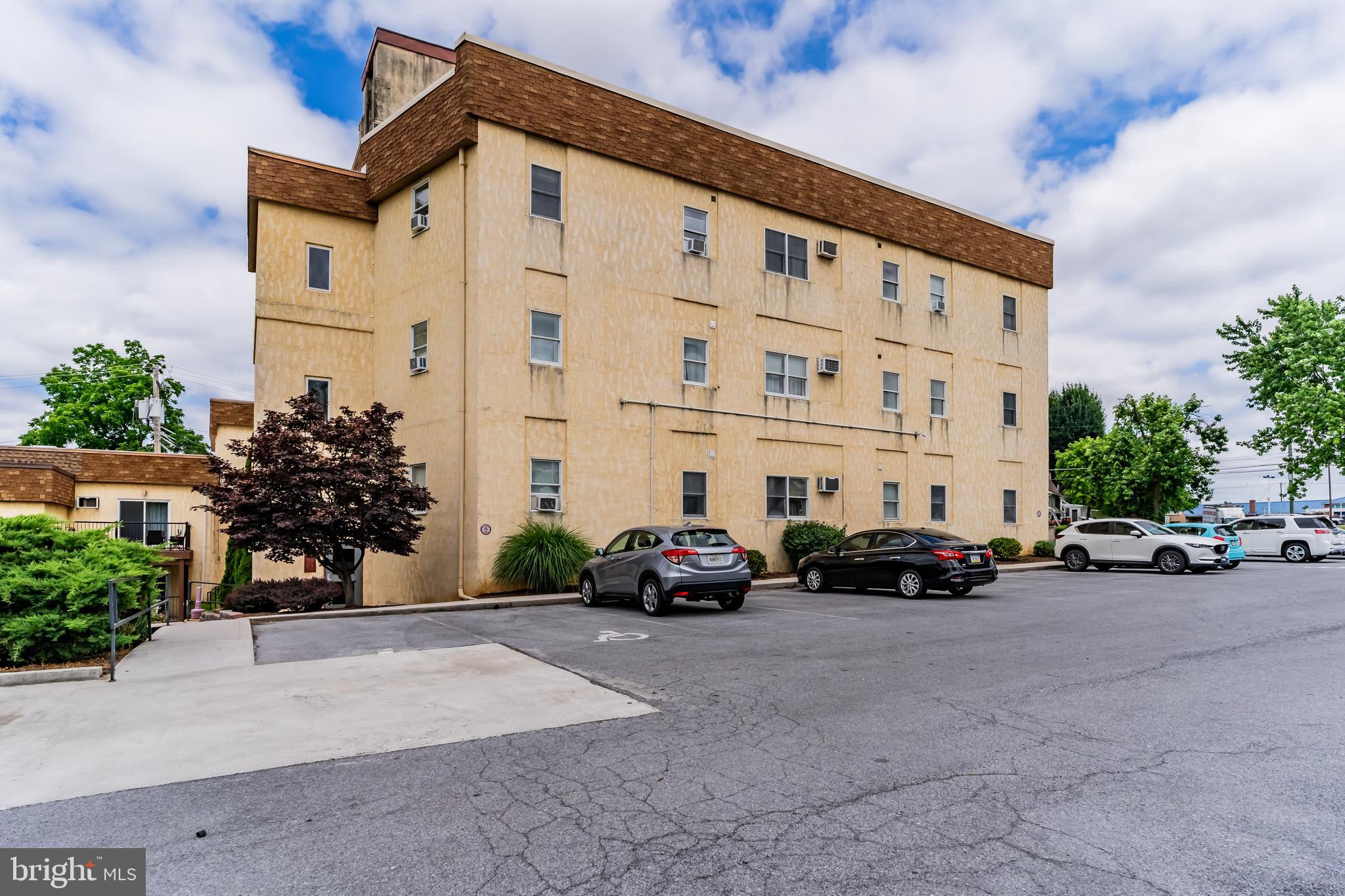 RENAISSANCE GARDENS CONDOMINIUMS - Residential
