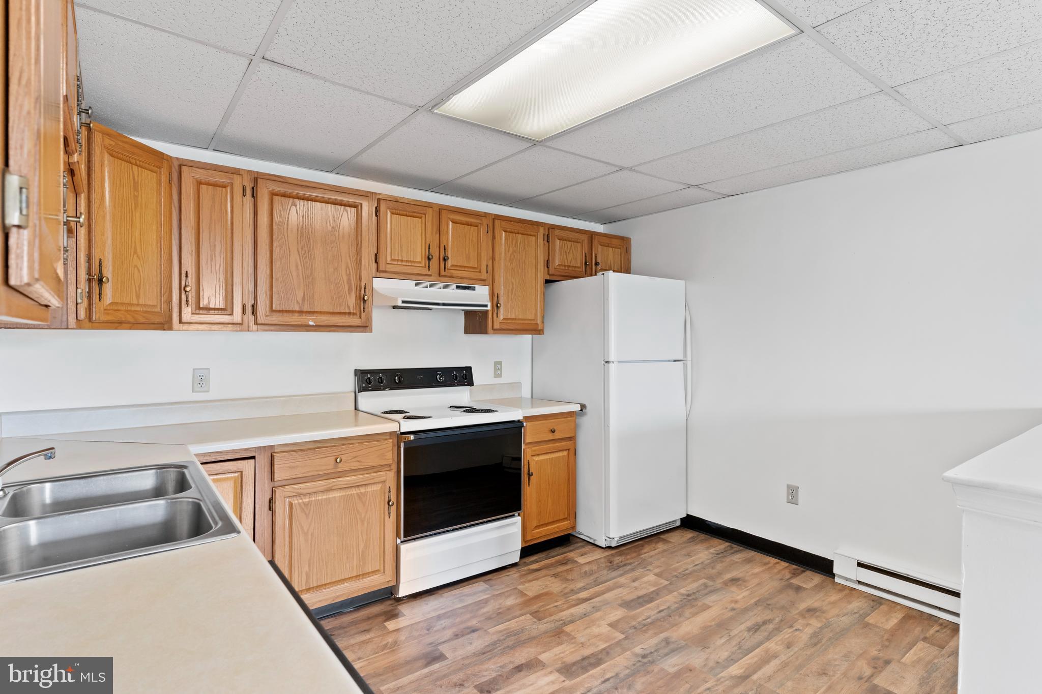 RENAISSANCE GARDENS CONDOMINIUMS - Residential