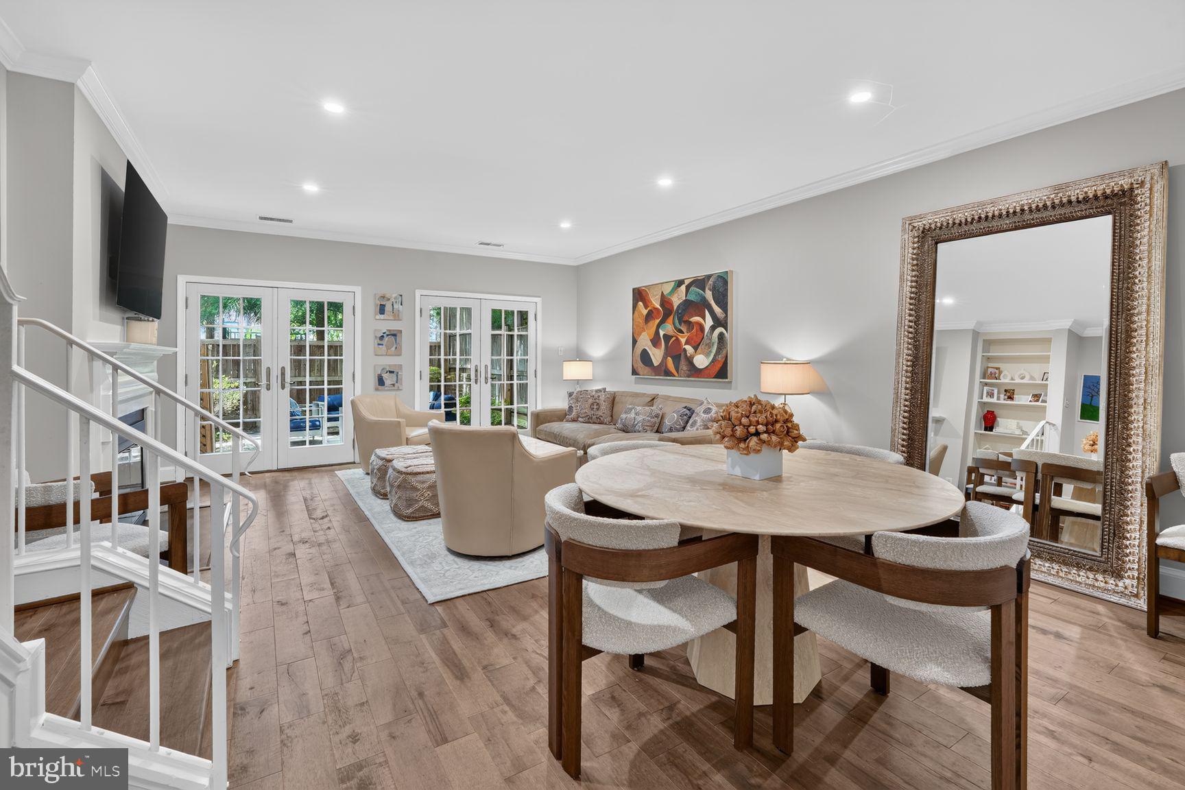 SUTTON PLACE - Residential