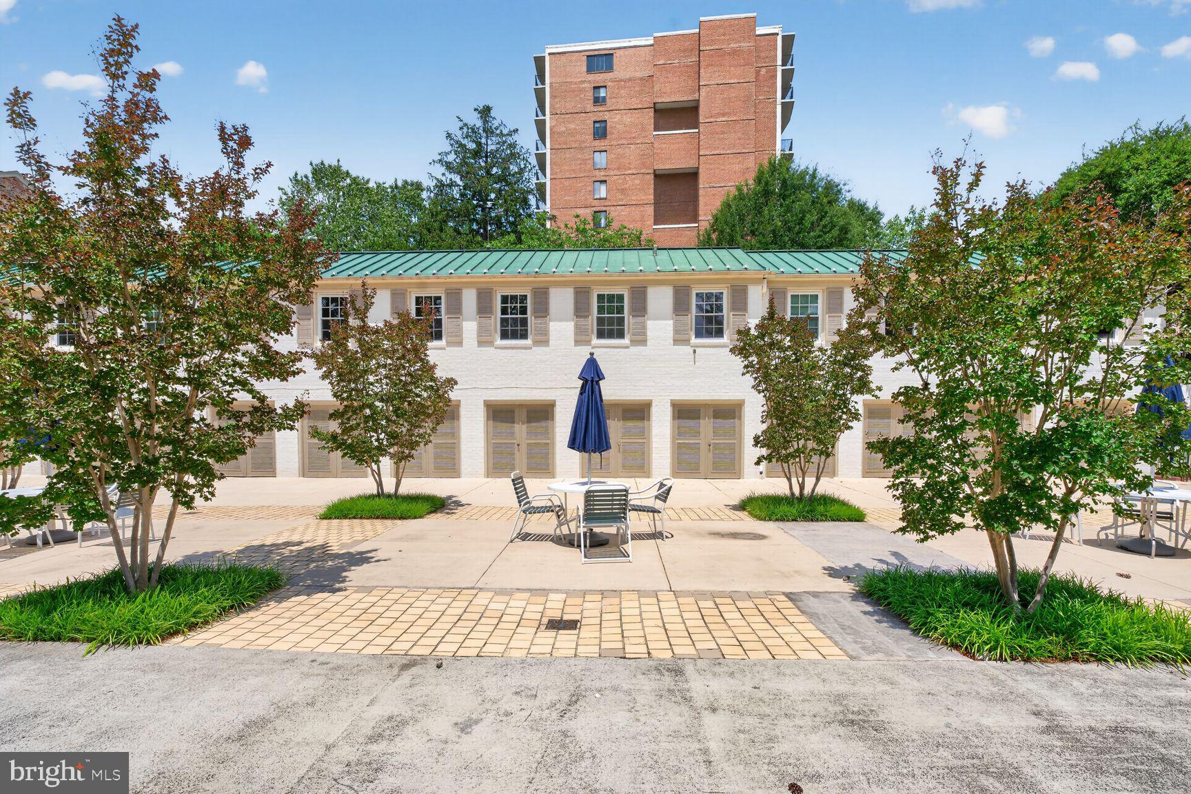 SUTTON PLACE - Residential
