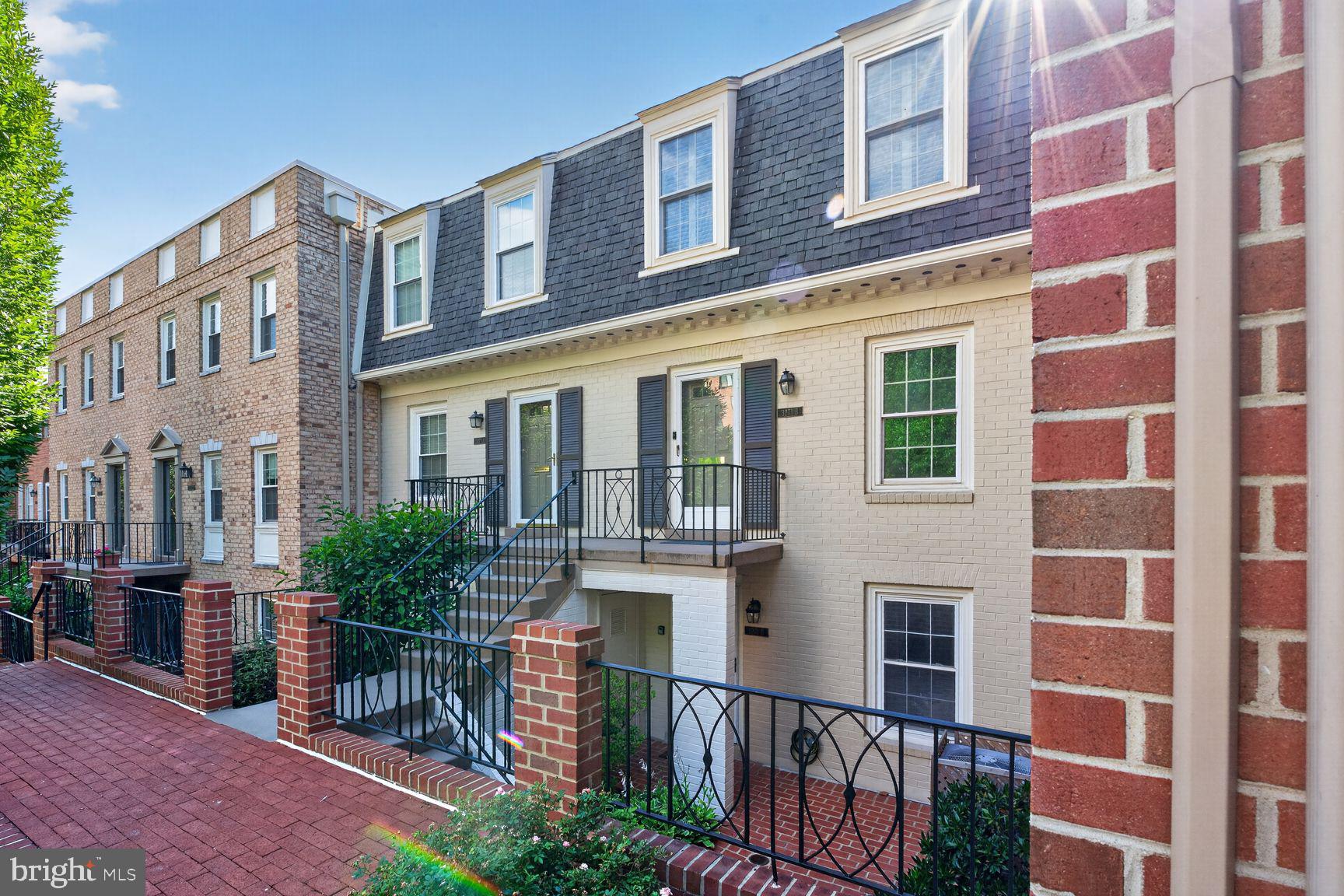 SUTTON PLACE - Residential