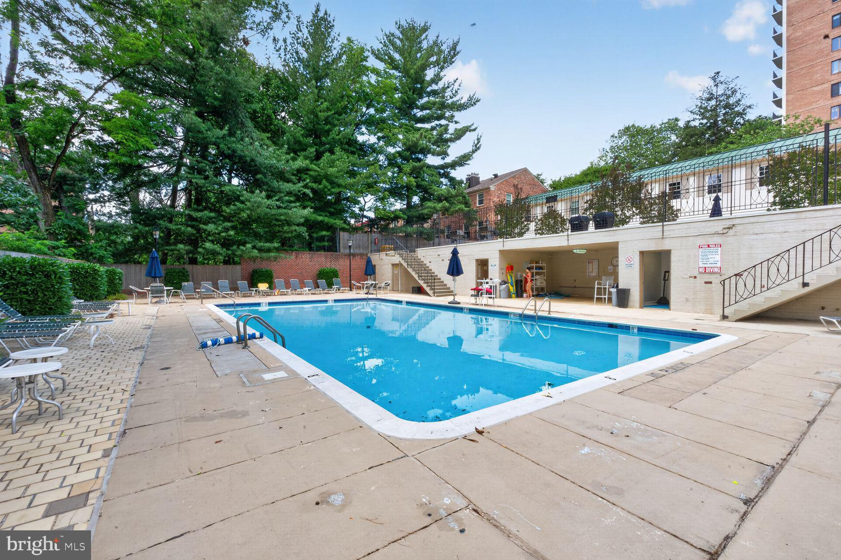 SUTTON PLACE - Residential