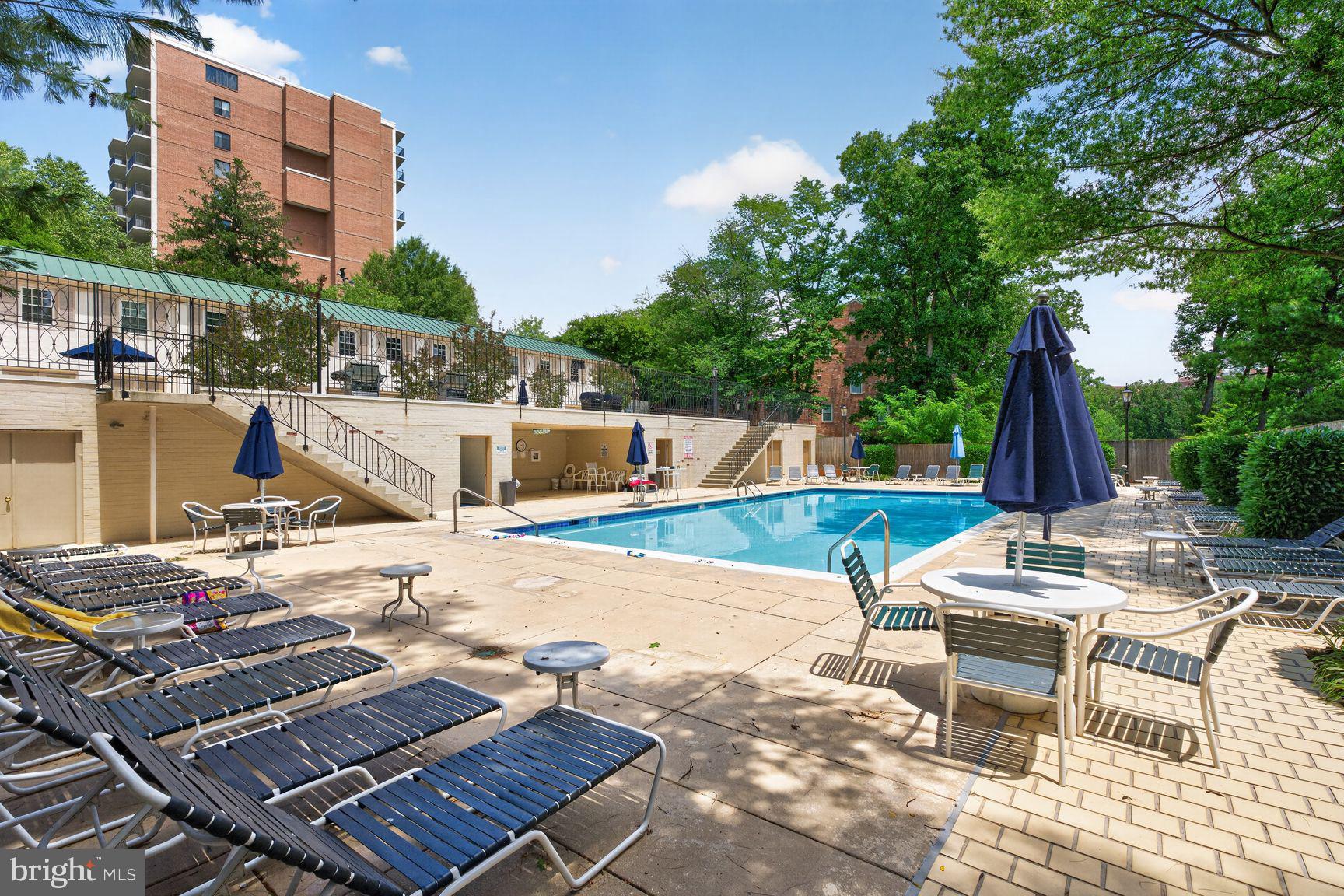 SUTTON PLACE - Residential