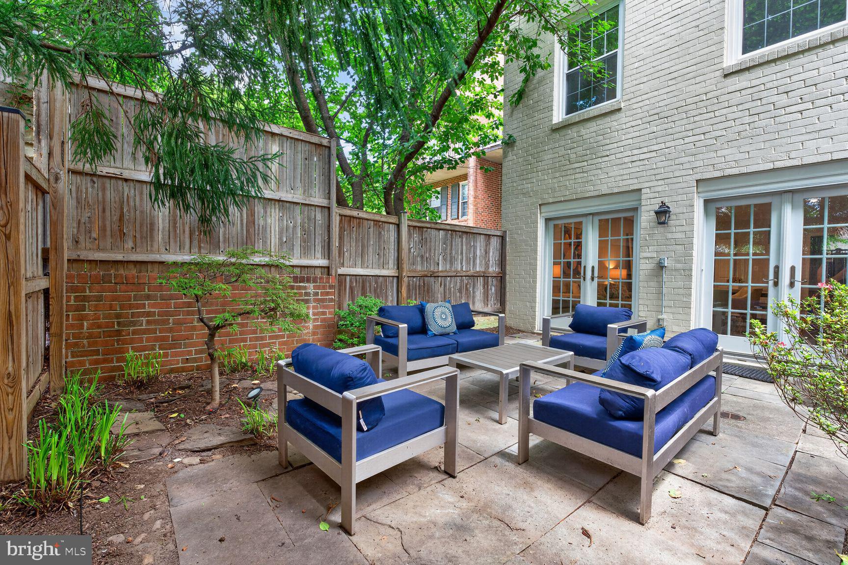 SUTTON PLACE - Residential