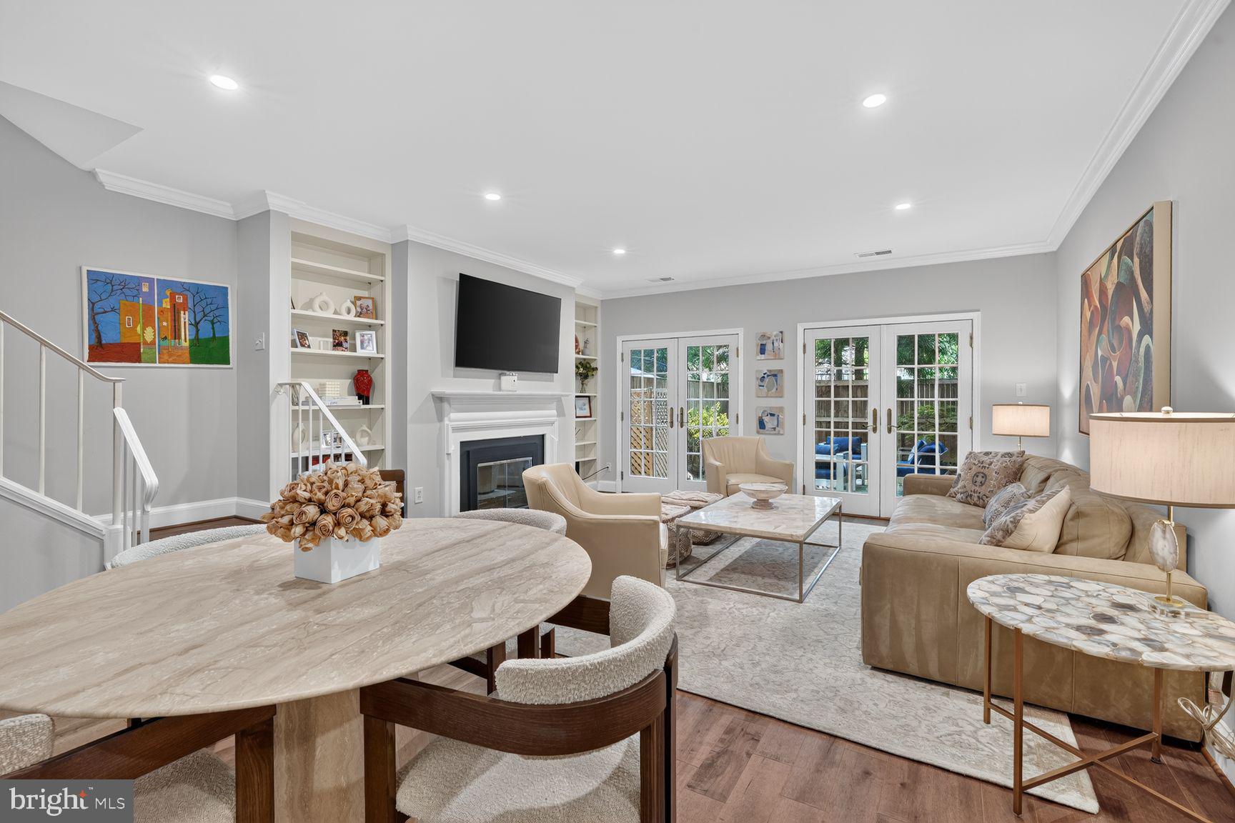 SUTTON PLACE - Residential