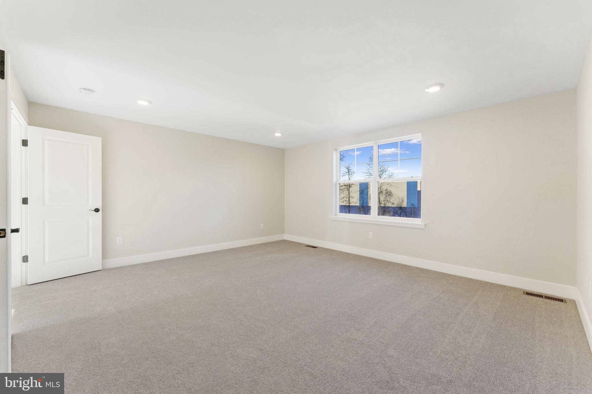 MELVILLE RUN - Residential
