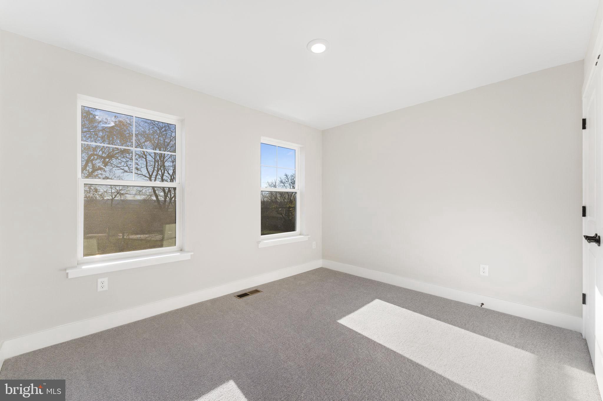 MELVILLE RUN - Residential