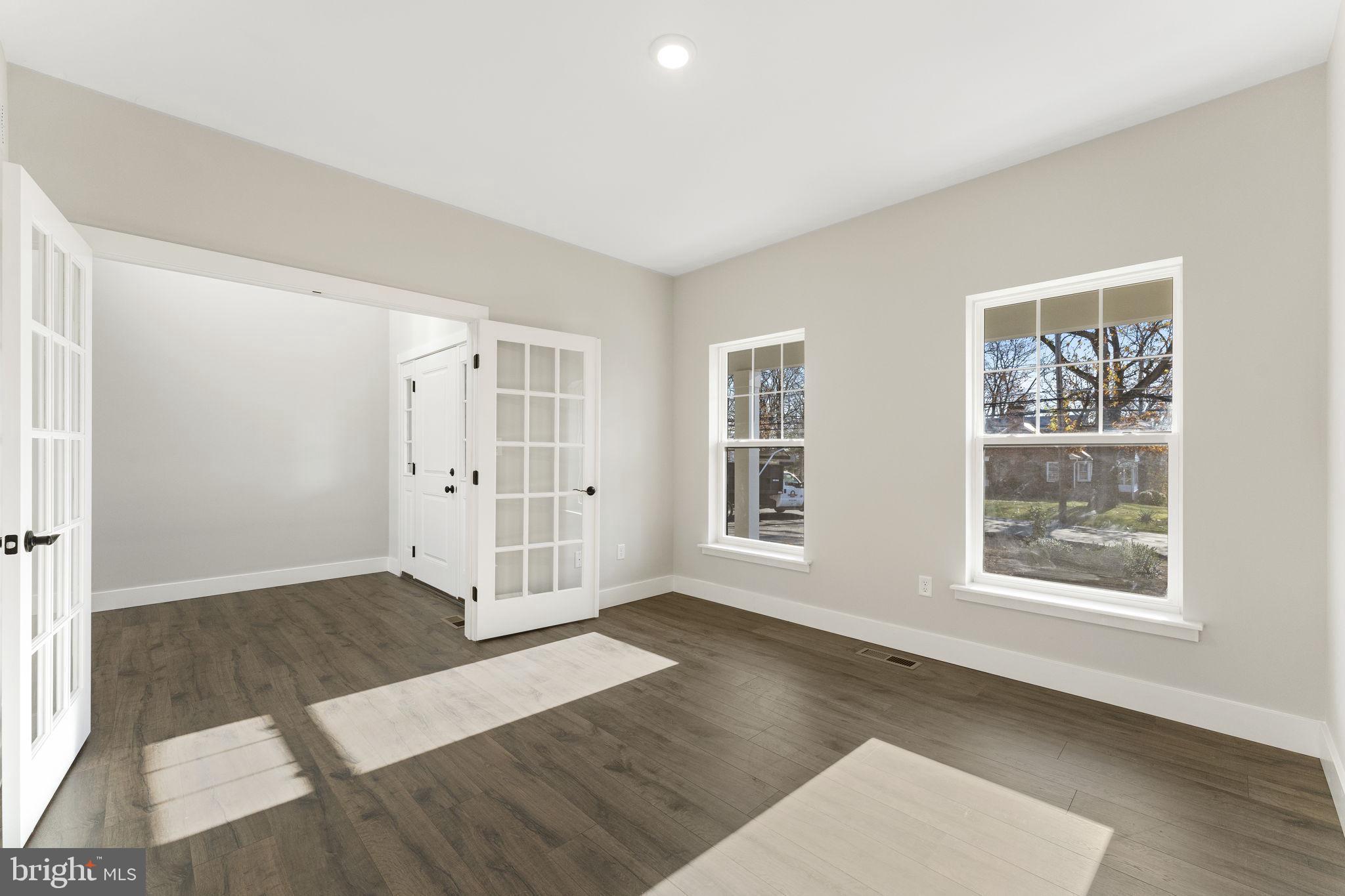 MELVILLE RUN - Residential