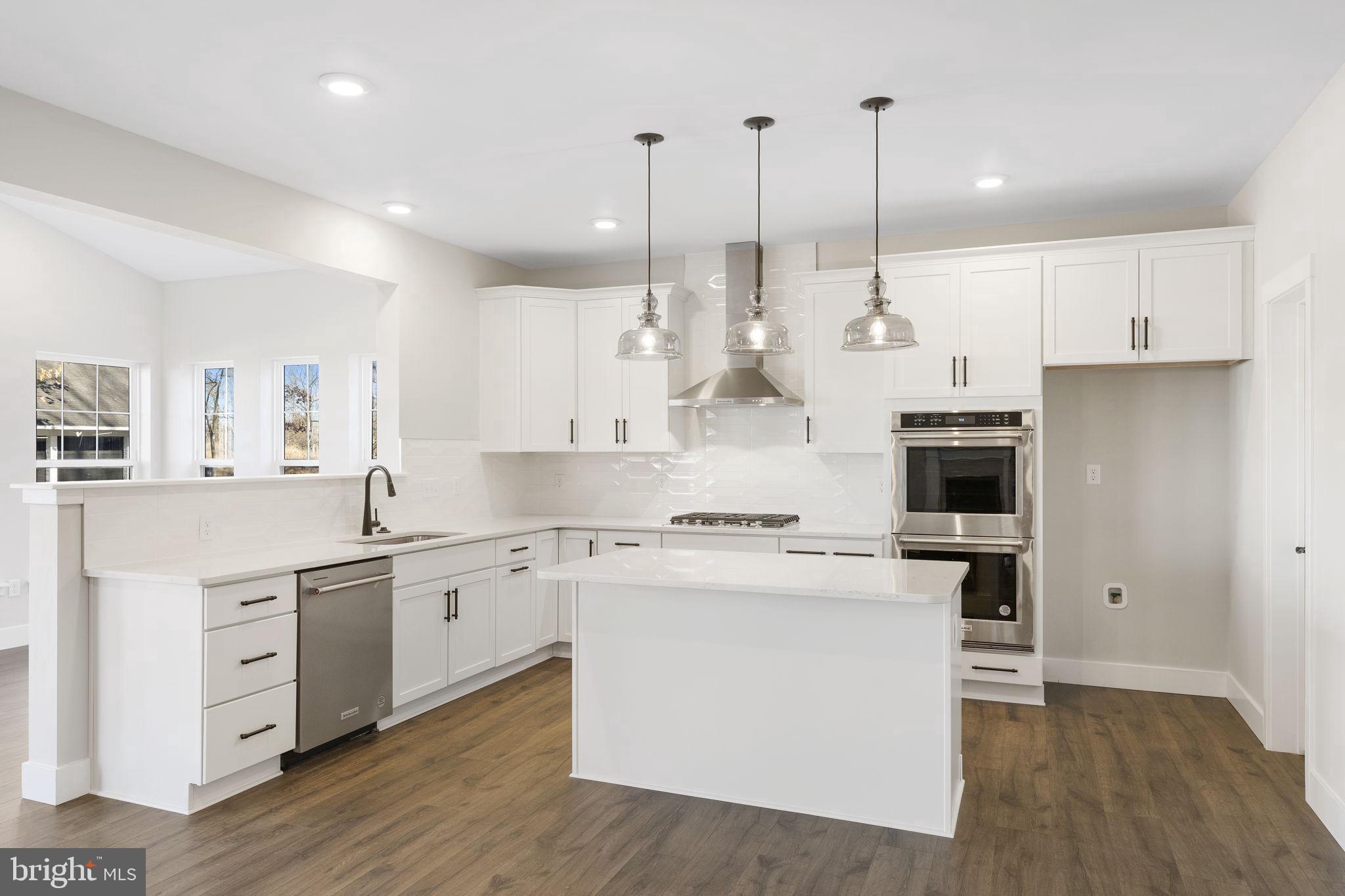 MELVILLE RUN - Residential