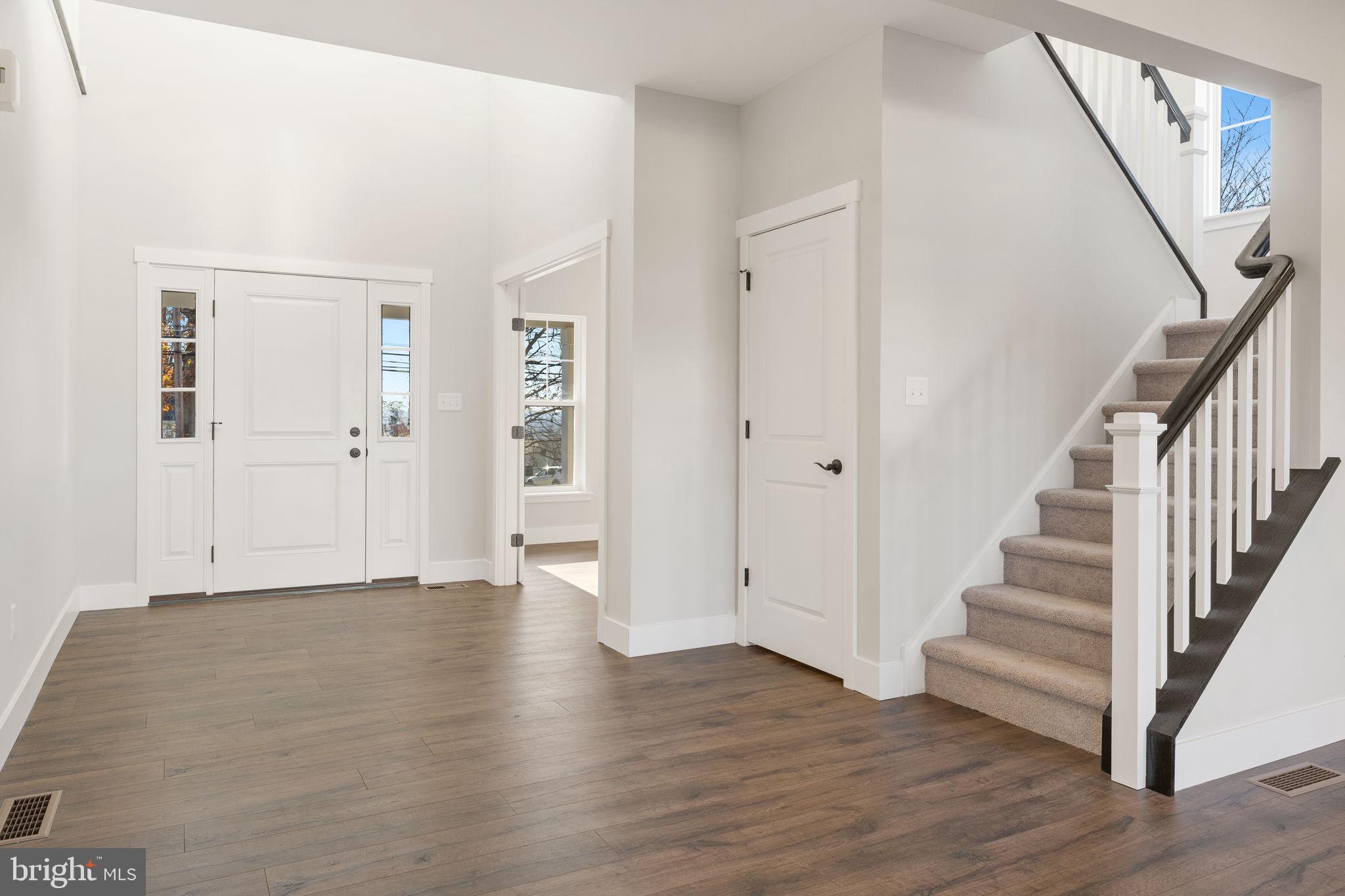 MELVILLE RUN - Residential