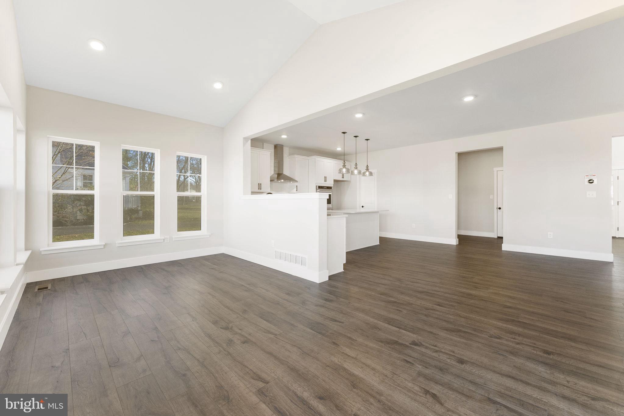 MELVILLE RUN - Residential