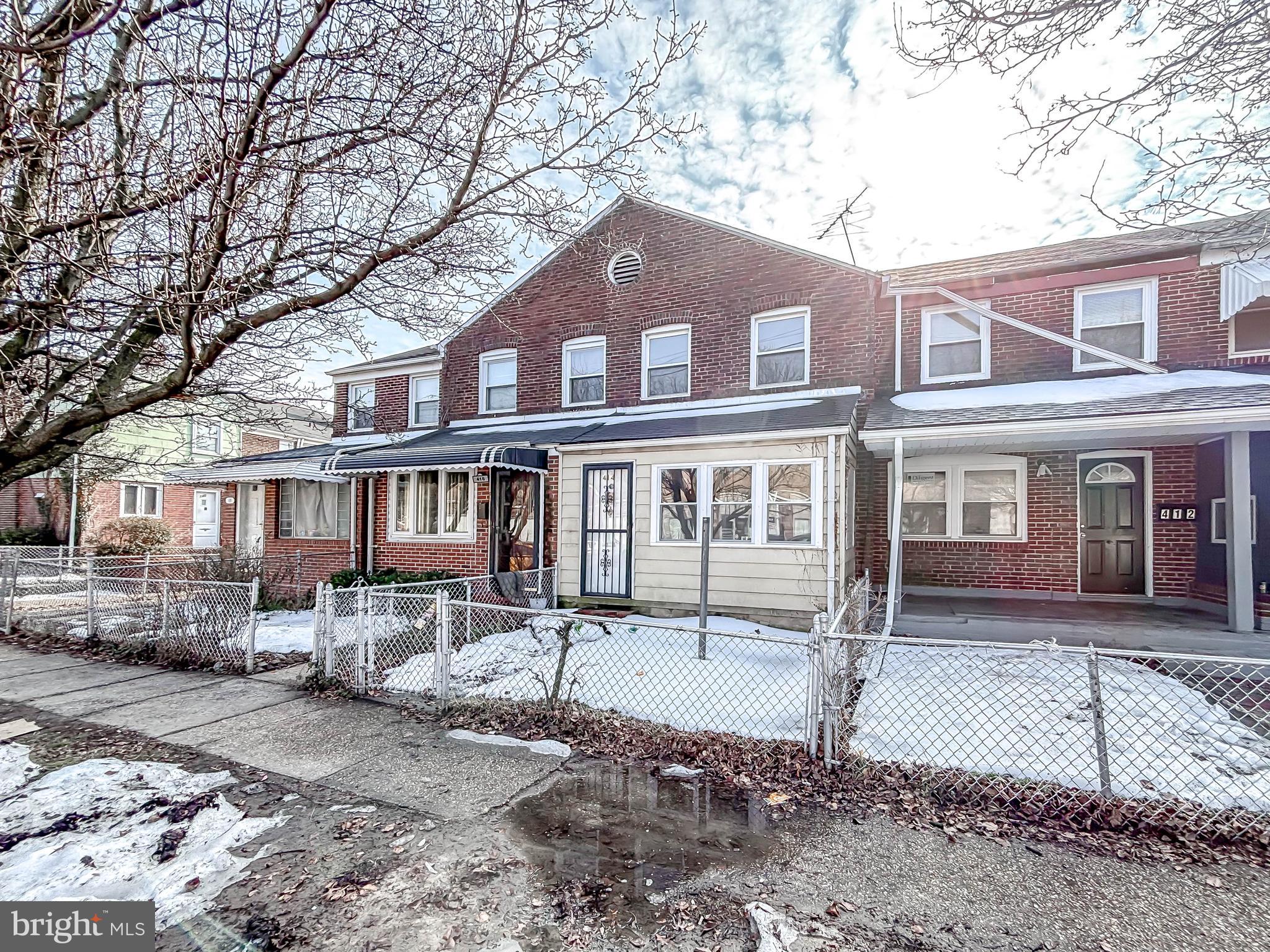 Beautifully updated 2 Bedroom Townhouse in Dundalk. 
Central air, front and back yard, in-unit laundry, new water tank,  and modern kitchen and bath.
Great outdoor space in the backyard.

Property is for rent or for sale. 
Rent to own opportunity -- start as tenant and change to buyer when ready.