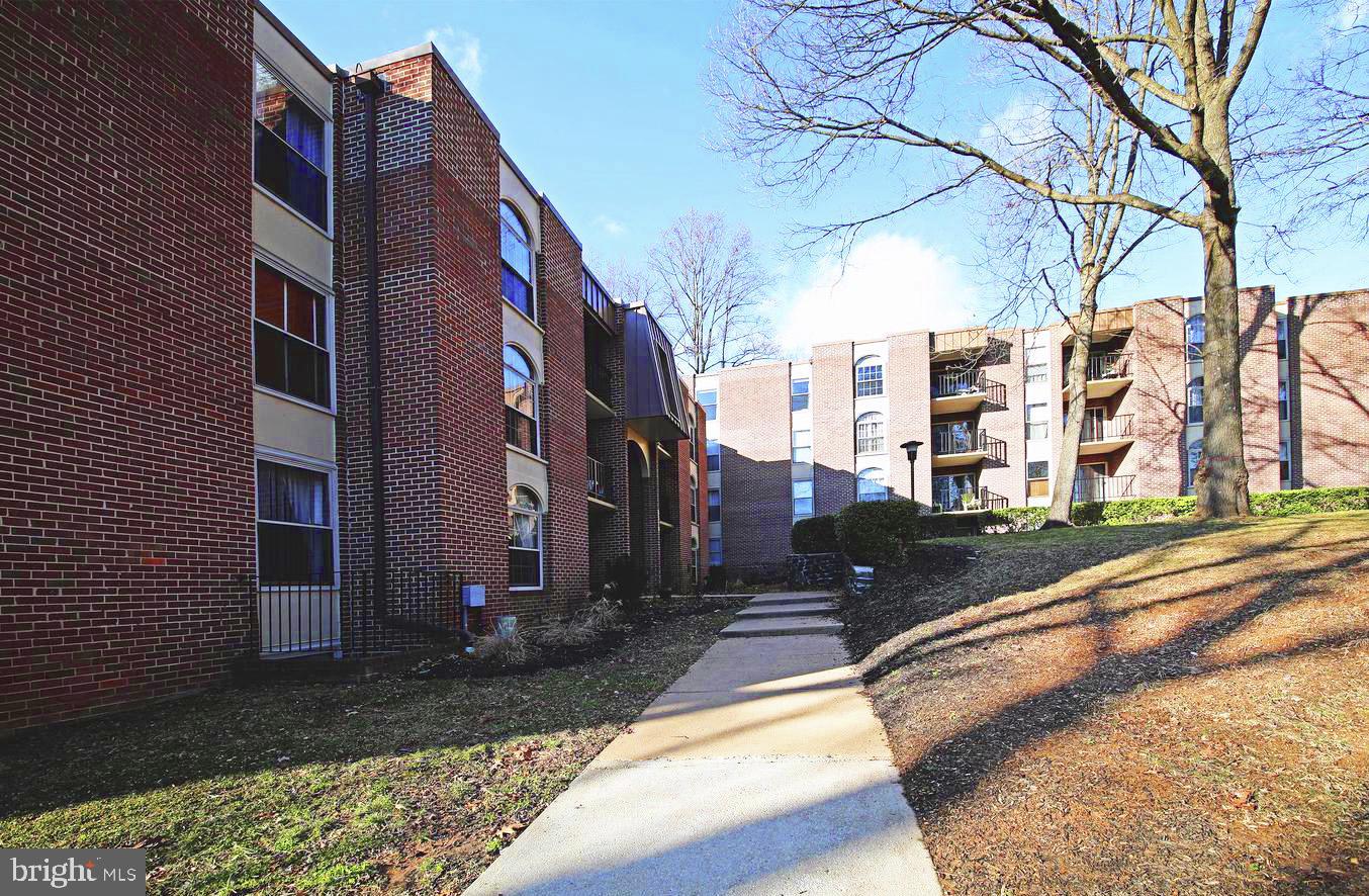 WOODBURN VILLAGE - Residential