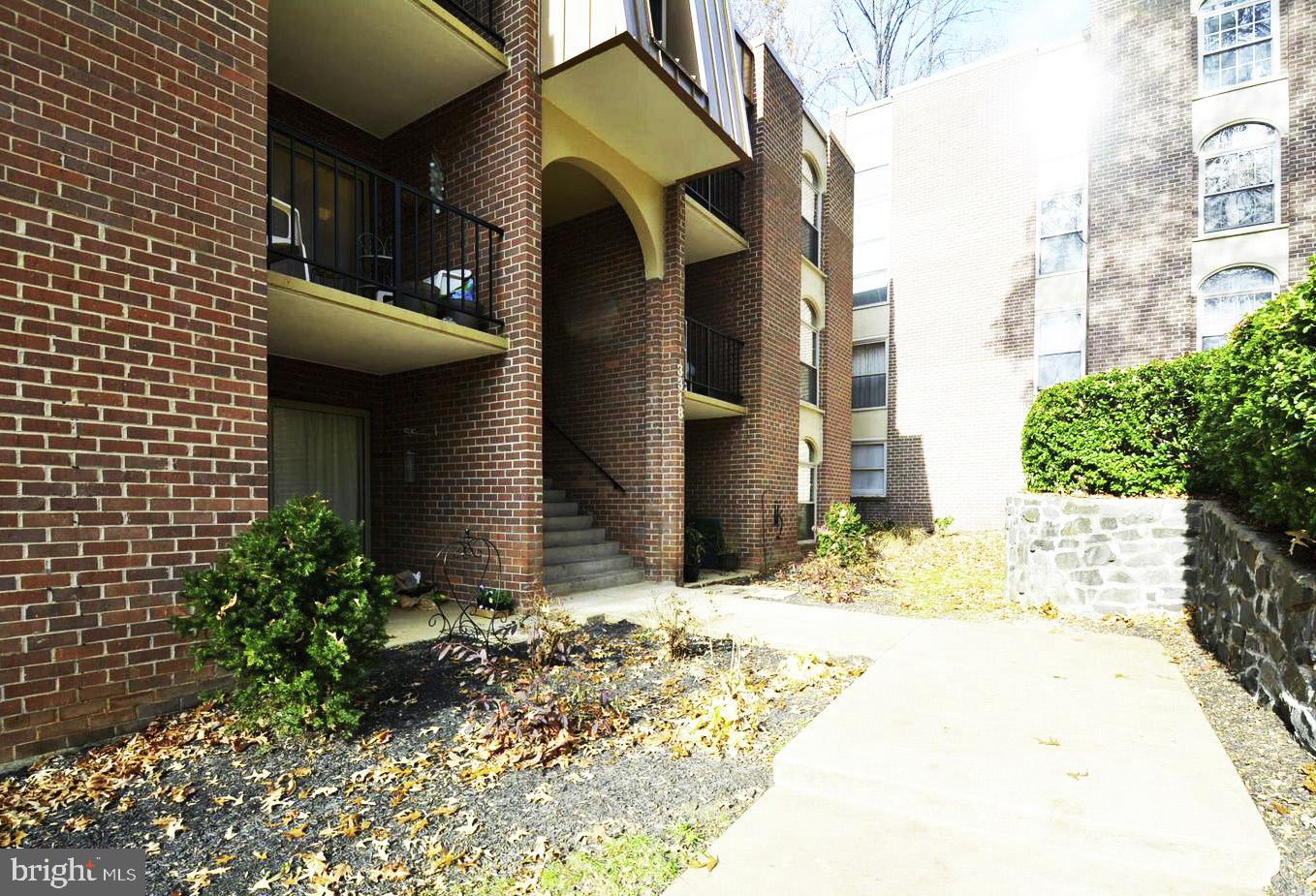 WOODBURN VILLAGE - Residential