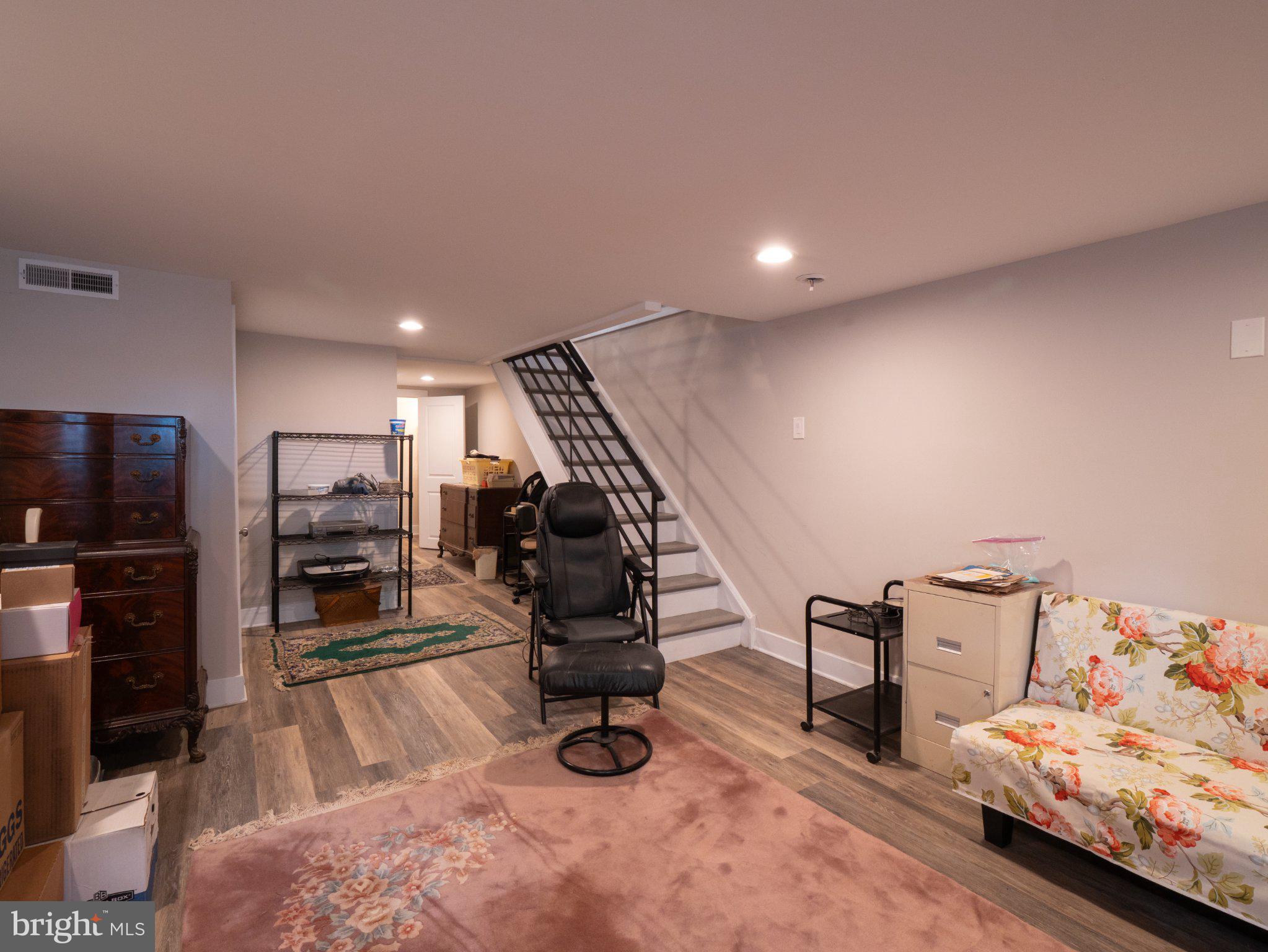 POINT BREEZE - Residential