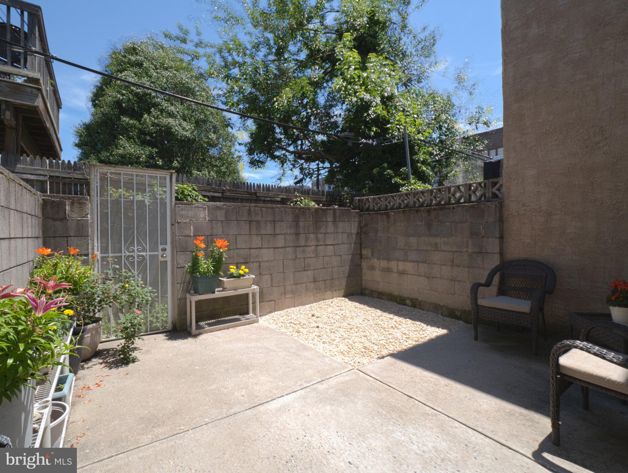 POINT BREEZE - Residential