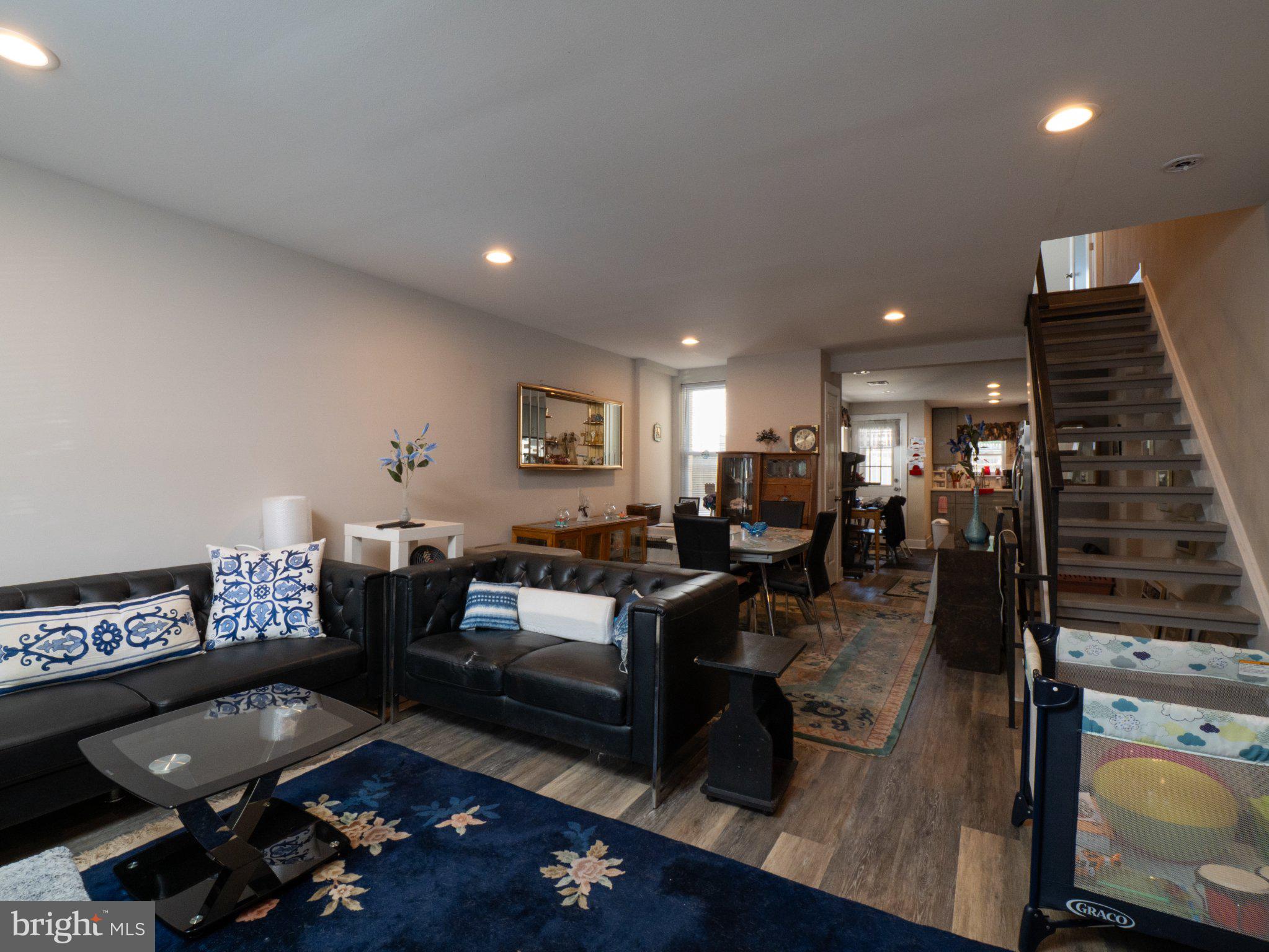 POINT BREEZE - Residential